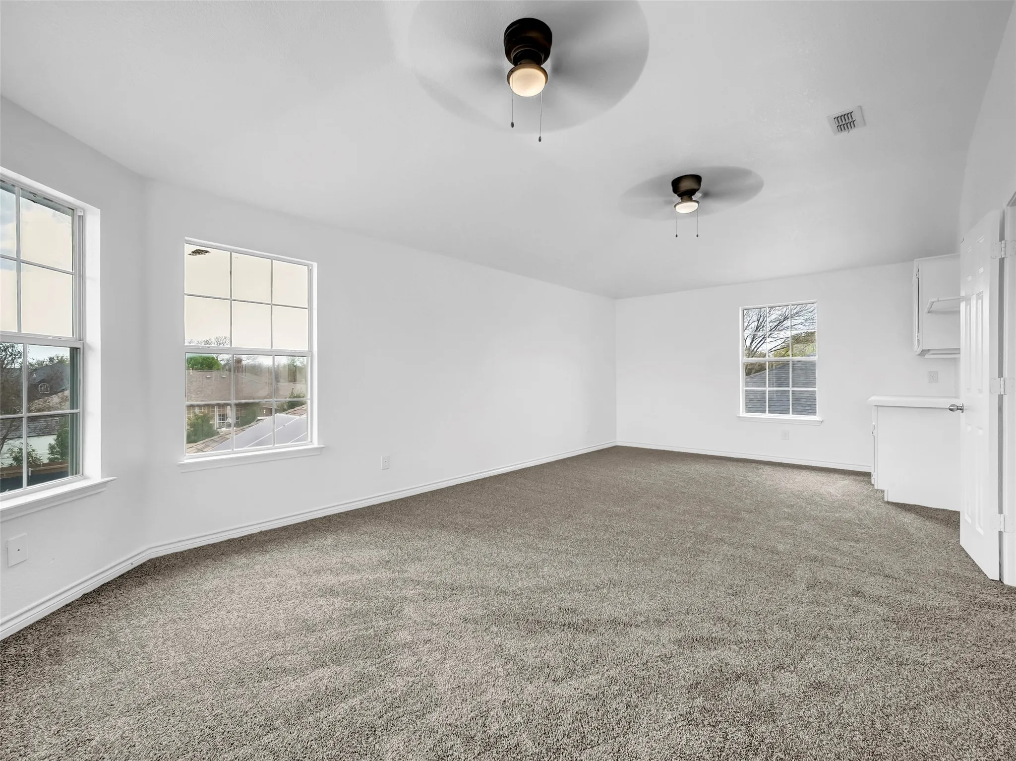 Single Family Residence For Sale in Tarrant County , 2913 Spartacus Drive, Grand Prairie, Texas 75052, 4 Bedroom, 3 Bathroom, 2 Garage spaces, 2,949 Sqft, built in 1993, mls#21380872, Real Estate Agent in Grand Prairie, Homes For Sale in Tarrant county, Homes For Sale in Grand Prairie, Realtor in Grand Prairie Texas, Real Estate Brokerage Independent Realty Texas, Luminita Cordes Realtor