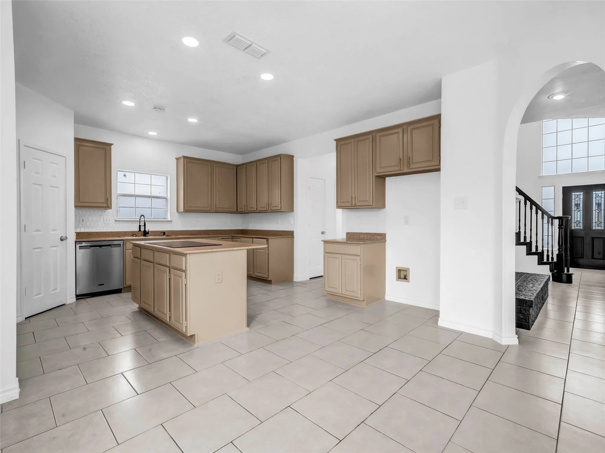 Single Family Residence For Sale in Tarrant County , 2913 Spartacus Drive, Grand Prairie, Texas 75052, 4 Bedroom, 3 Bathroom, 2 Garage spaces, 2,949 Sqft, built in 1993, mls#21380872, Real Estate Agent in Grand Prairie, Homes For Sale in Tarrant county, Homes For Sale in Grand Prairie, Realtor in Grand Prairie Texas, Real Estate Brokerage Independent Realty Texas, Luminita Cordes Realtor