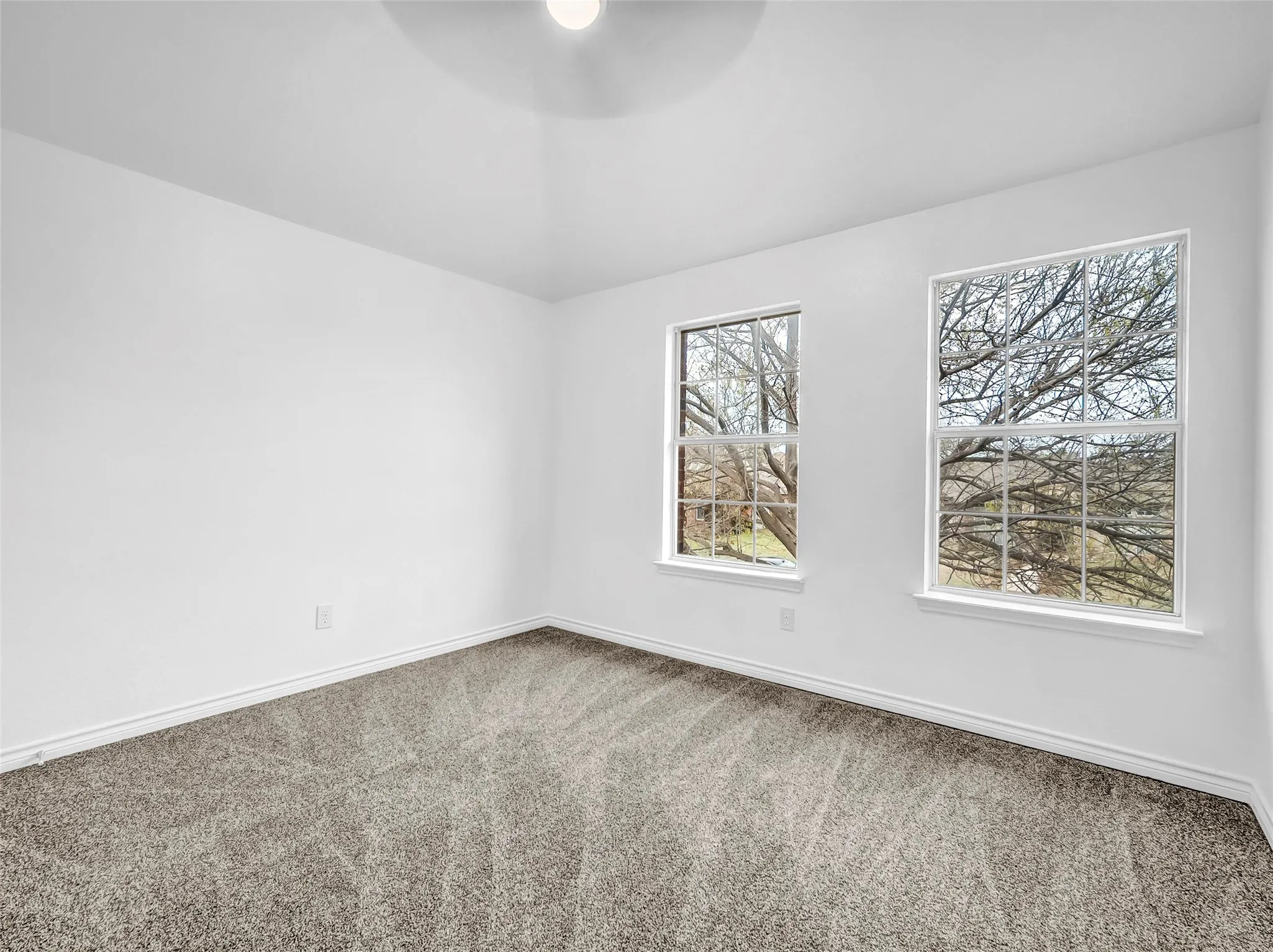 Single Family Residence For Sale in Tarrant County , 2913 Spartacus Drive, Grand Prairie, Texas 75052, 4 Bedroom, 3 Bathroom, 2 Garage spaces, 2,949 Sqft, built in 1993, mls#21380872, Real Estate Agent in Grand Prairie, Homes For Sale in Tarrant county, Homes For Sale in Grand Prairie, Realtor in Grand Prairie Texas, Real Estate Brokerage Independent Realty Texas, Luminita Cordes Realtor