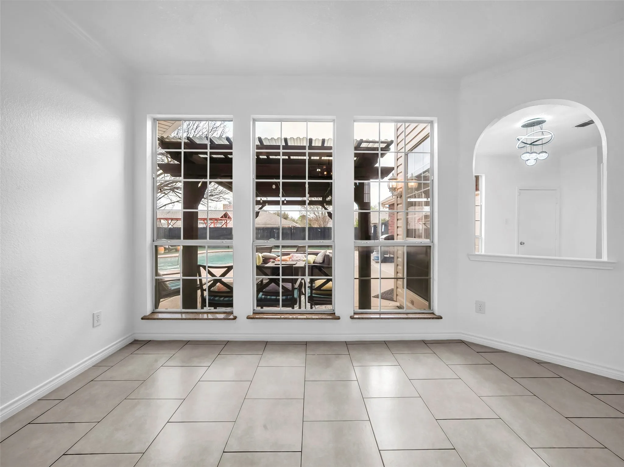 Single Family Residence For Sale in Tarrant County , 2913 Spartacus Drive, Grand Prairie, Texas 75052, 4 Bedroom, 3 Bathroom, 2 Garage spaces, 2,949 Sqft, built in 1993, mls#21380872, Real Estate Agent in Grand Prairie, Homes For Sale in Tarrant county, Homes For Sale in Grand Prairie, Realtor in Grand Prairie Texas, Real Estate Brokerage Independent Realty Texas, Luminita Cordes Realtor