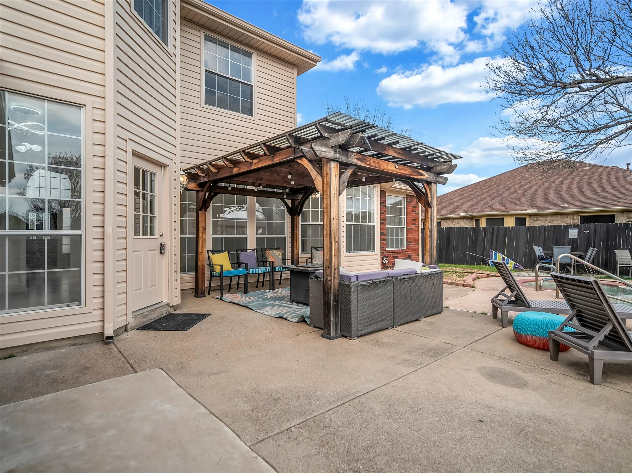 Single Family Residence For Sale in Tarrant County , 2913 Spartacus Drive, Grand Prairie, Texas 75052, 4 Bedroom, 3 Bathroom, 2 Garage spaces, 2,949 Sqft, built in 1993, mls#21380872, Real Estate Agent in Grand Prairie, Homes For Sale in Tarrant county, Homes For Sale in Grand Prairie, Realtor in Grand Prairie Texas, Real Estate Brokerage Independent Realty Texas, Luminita Cordes Realtor