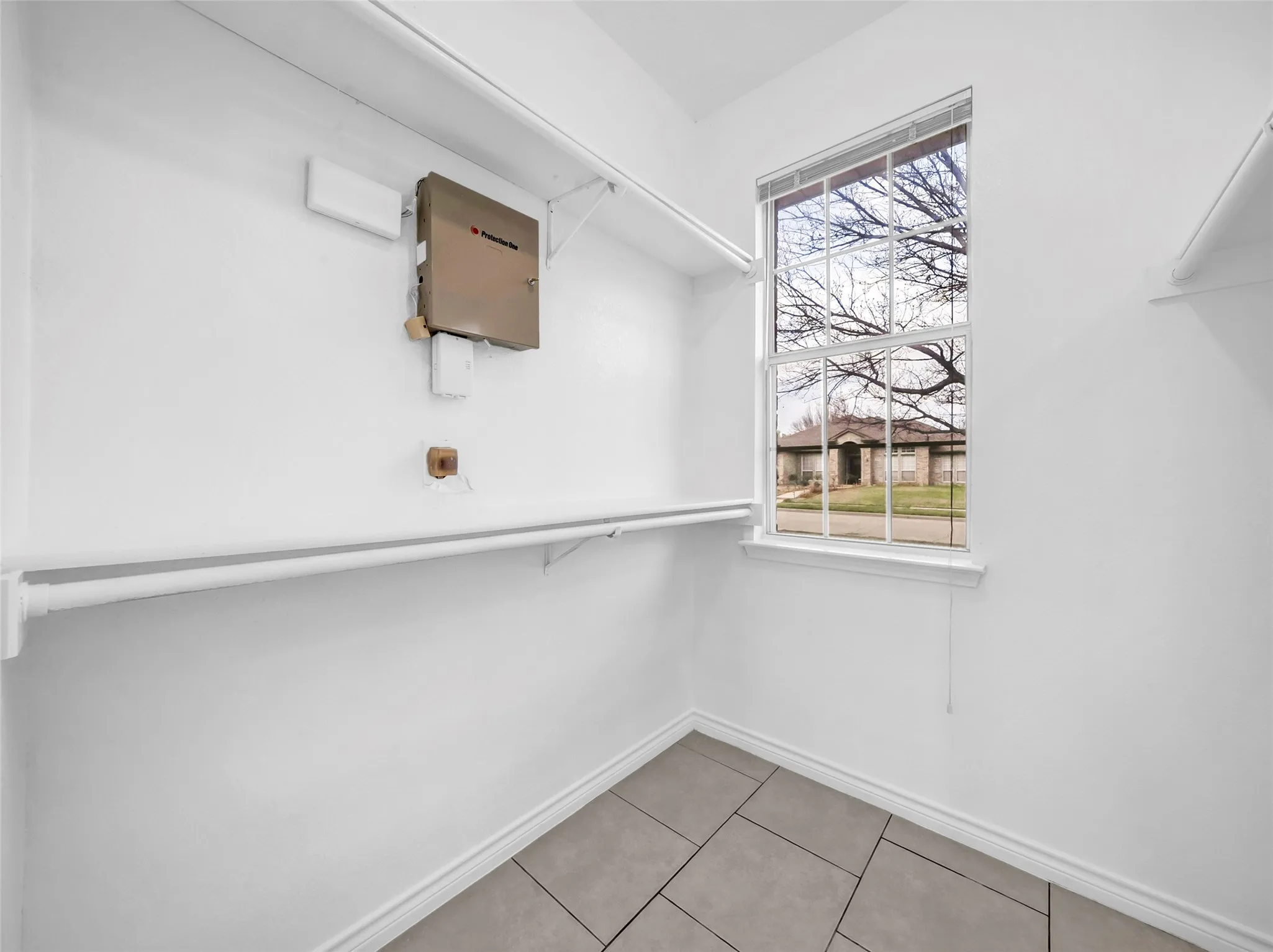 Single Family Residence For Sale in Tarrant County , 2913 Spartacus Drive, Grand Prairie, Texas 75052, 4 Bedroom, 3 Bathroom, 2 Garage spaces, 2,949 Sqft, built in 1993, mls#21380872, Real Estate Agent in Grand Prairie, Homes For Sale in Tarrant county, Homes For Sale in Grand Prairie, Realtor in Grand Prairie Texas, Real Estate Brokerage Independent Realty Texas, Luminita Cordes Realtor