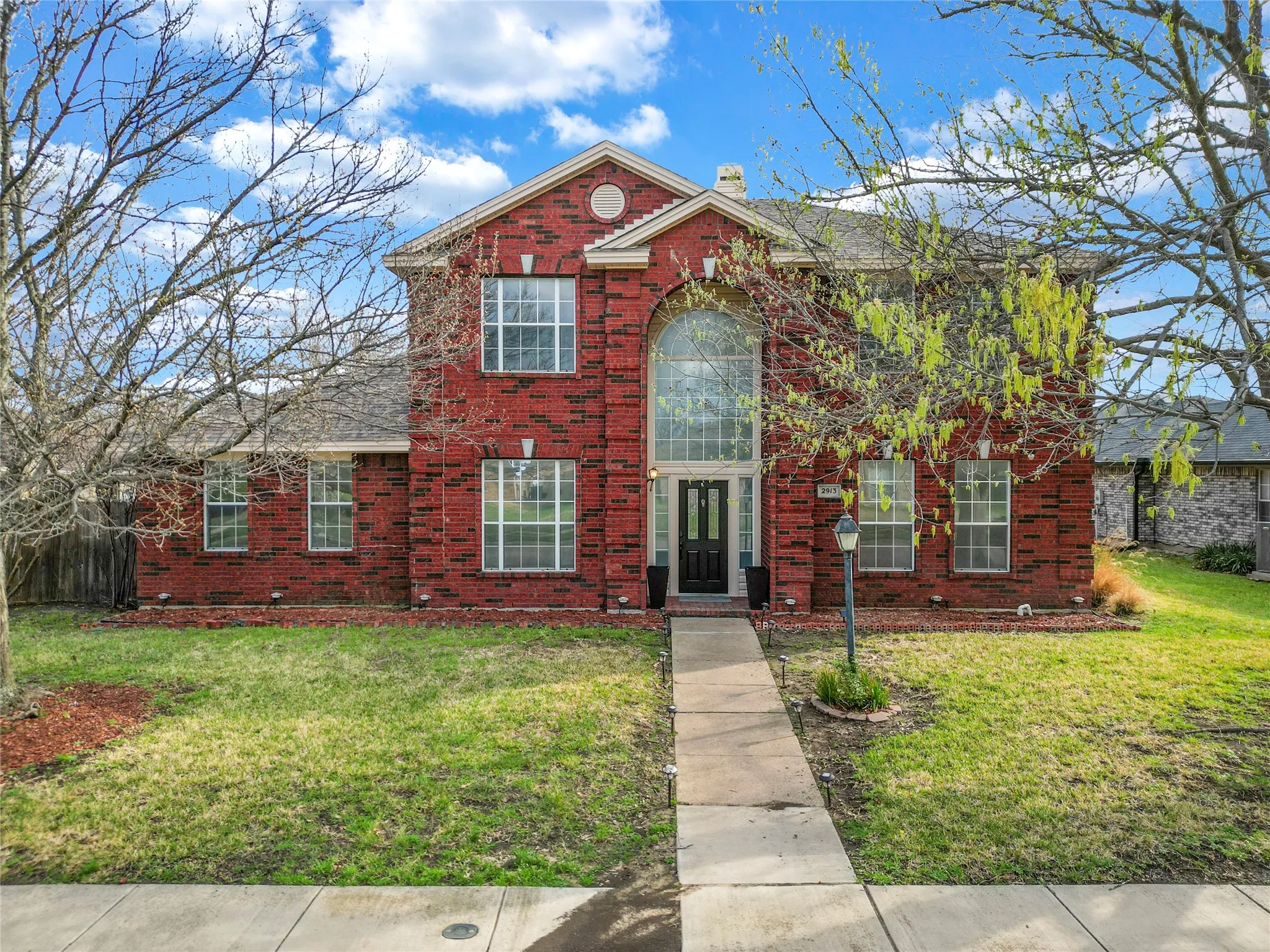 Single Family Residence For Sale in Tarrant County , 2913 Spartacus Drive, Grand Prairie, Texas 75052, 4 Bedroom, 3 Bathroom, 2 Garage spaces, 2,949 Sqft, built in 1993, mls#21380872, Real Estate Agent in Grand Prairie, Homes For Sale in Tarrant county, Homes For Sale in Grand Prairie, Realtor in Grand Prairie Texas, Real Estate Brokerage Independent Realty Texas, Luminita Cordes Realtor
