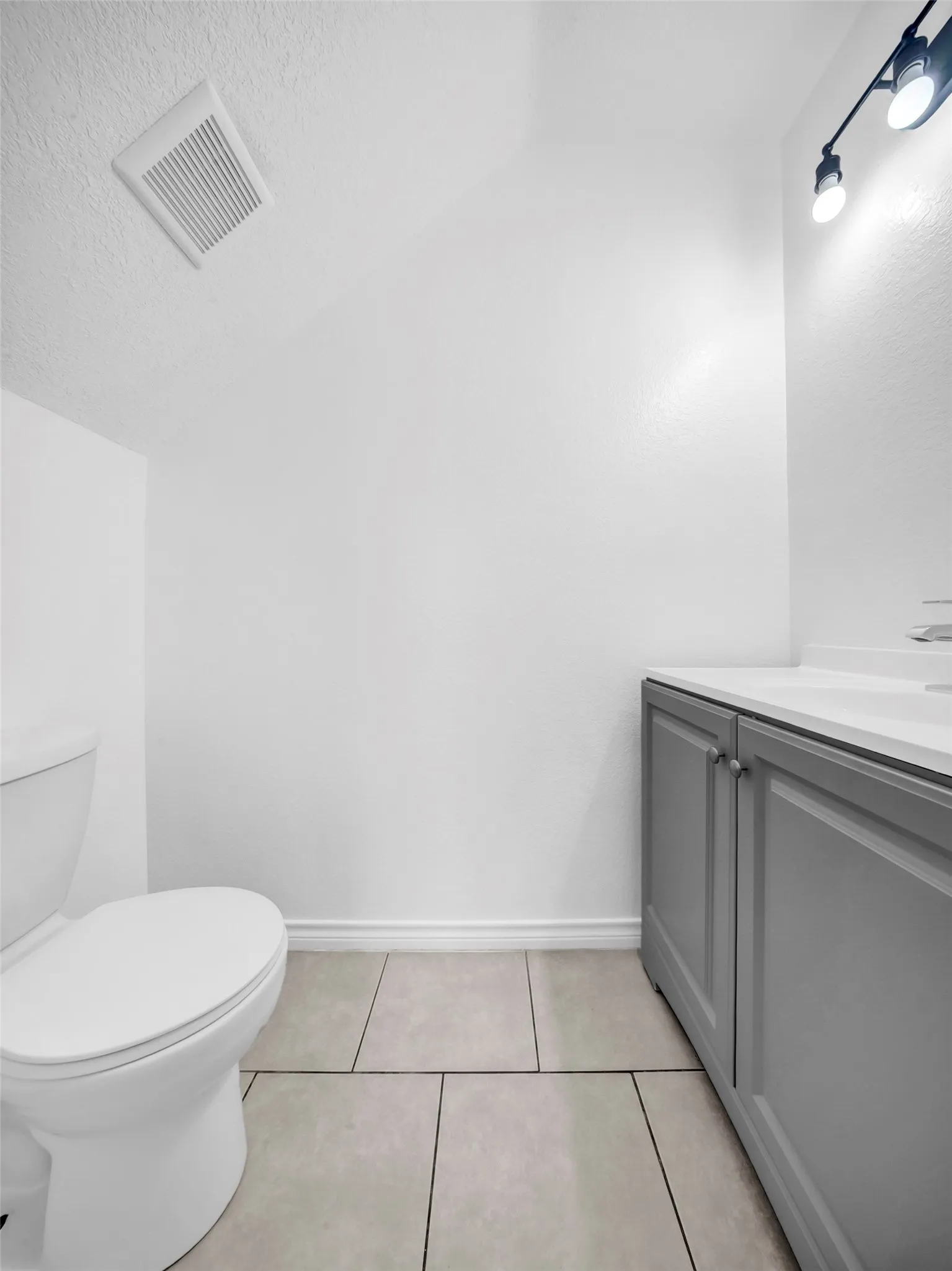 Single Family Residence For Sale in Tarrant County , 2913 Spartacus Drive, Grand Prairie, Texas 75052, 4 Bedroom, 3 Bathroom, 2 Garage spaces, 2,949 Sqft, built in 1993, mls#21380872, Real Estate Agent in Grand Prairie, Homes For Sale in Tarrant county, Homes For Sale in Grand Prairie, Realtor in Grand Prairie Texas, Real Estate Brokerage Independent Realty Texas, Luminita Cordes Realtor