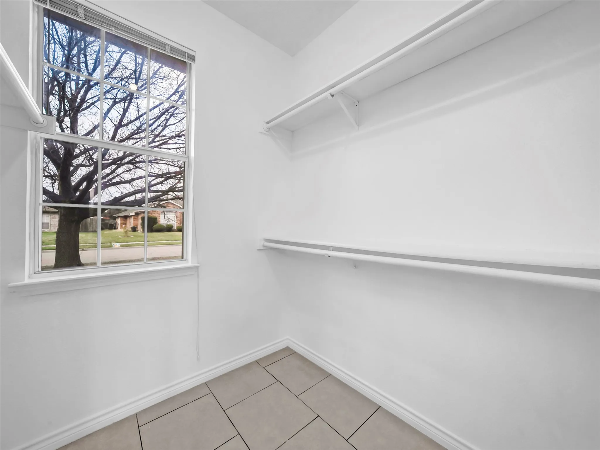 Single Family Residence For Sale in Tarrant County , 2913 Spartacus Drive, Grand Prairie, Texas 75052, 4 Bedroom, 3 Bathroom, 2 Garage spaces, 2,949 Sqft, built in 1993, mls#21380872, Real Estate Agent in Grand Prairie, Homes For Sale in Tarrant county, Homes For Sale in Grand Prairie, Realtor in Grand Prairie Texas, Real Estate Brokerage Independent Realty Texas, Luminita Cordes Realtor