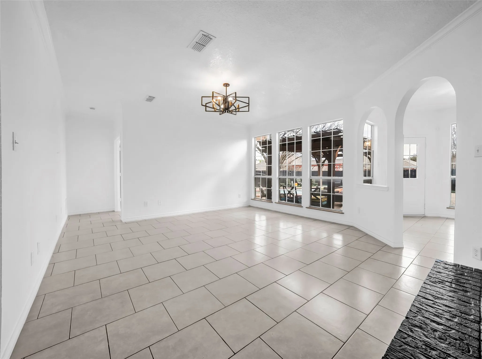 Single Family Residence For Sale in Tarrant County , 2913 Spartacus Drive, Grand Prairie, Texas 75052, 4 Bedroom, 3 Bathroom, 2 Garage spaces, 2,949 Sqft, built in 1993, mls#21380872, Real Estate Agent in Grand Prairie, Homes For Sale in Tarrant county, Homes For Sale in Grand Prairie, Realtor in Grand Prairie Texas, Real Estate Brokerage Independent Realty Texas, Luminita Cordes Realtor
