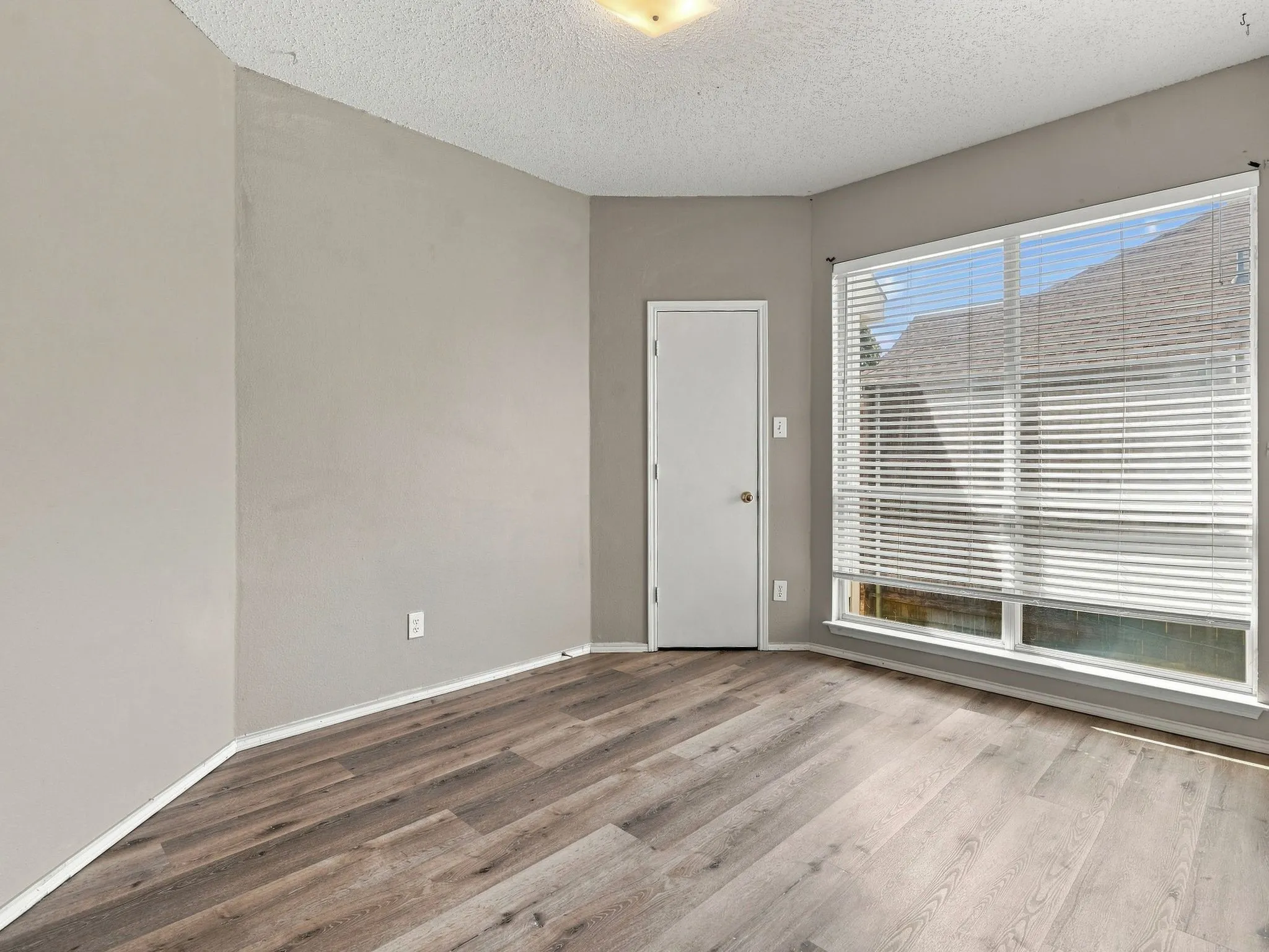 Single Family Residence For Rent in Collin County , 8201 Pacific Street, Frisco, Texas 75035, 4 Bedroom, 2 Bathroom, 2 Garage spaces, 2,112 Sqft, built in 1993, mls#21380941, Real Estate Agent in Frisco, Homes For Rent in Collin county, Homes For Rent in Frisco, Realtor in Frisco Texas, Real Estate Brokerage Independent Realty Texas, Luminita Cordes Realtor