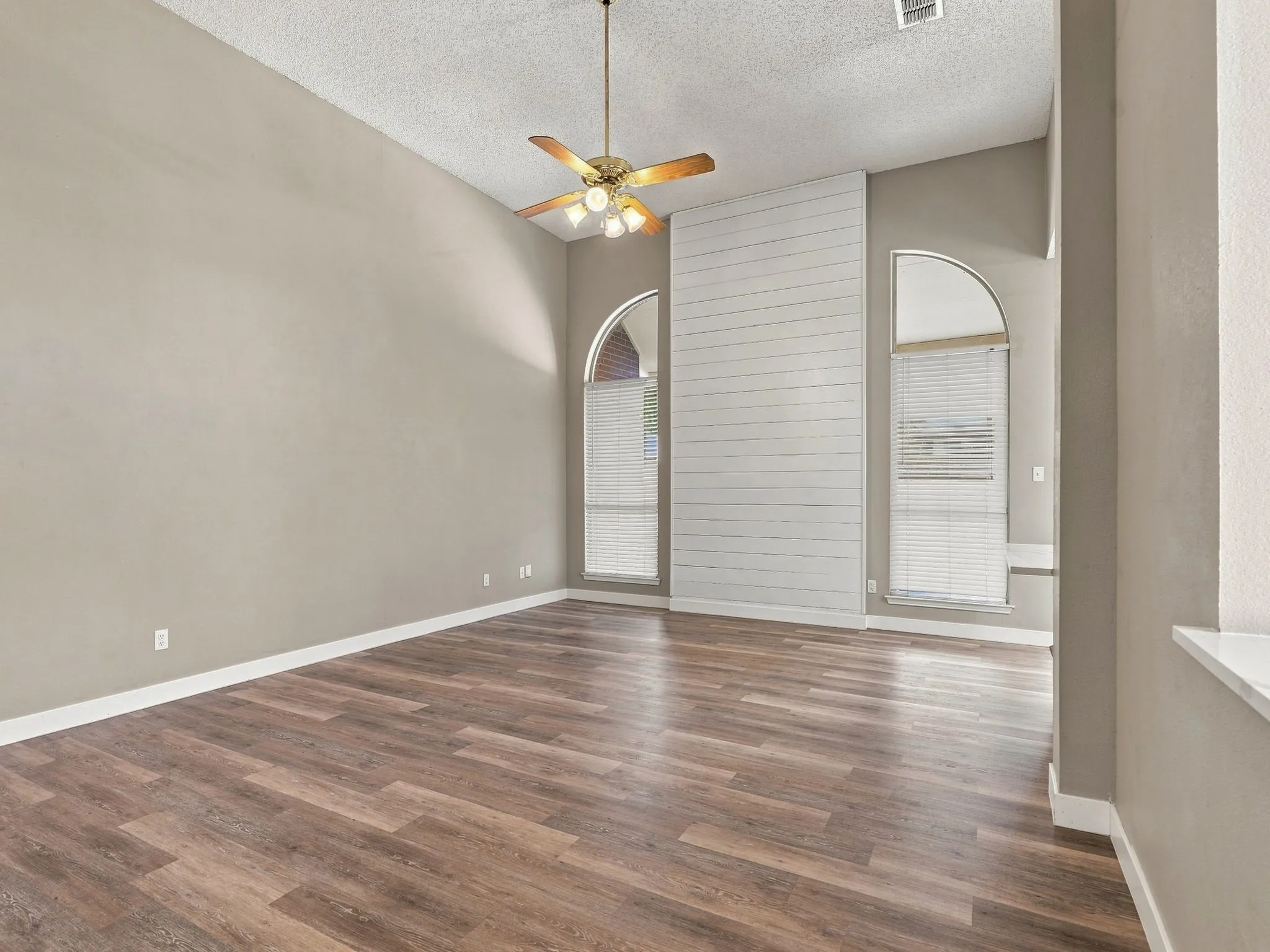 Single Family Residence For Rent in Collin County , 8201 Pacific Street, Frisco, Texas 75035, 4 Bedroom, 2 Bathroom, 2 Garage spaces, 2,112 Sqft, built in 1993, mls#21380941, Real Estate Agent in Frisco, Homes For Rent in Collin county, Homes For Rent in Frisco, Realtor in Frisco Texas, Real Estate Brokerage Independent Realty Texas, Luminita Cordes Realtor