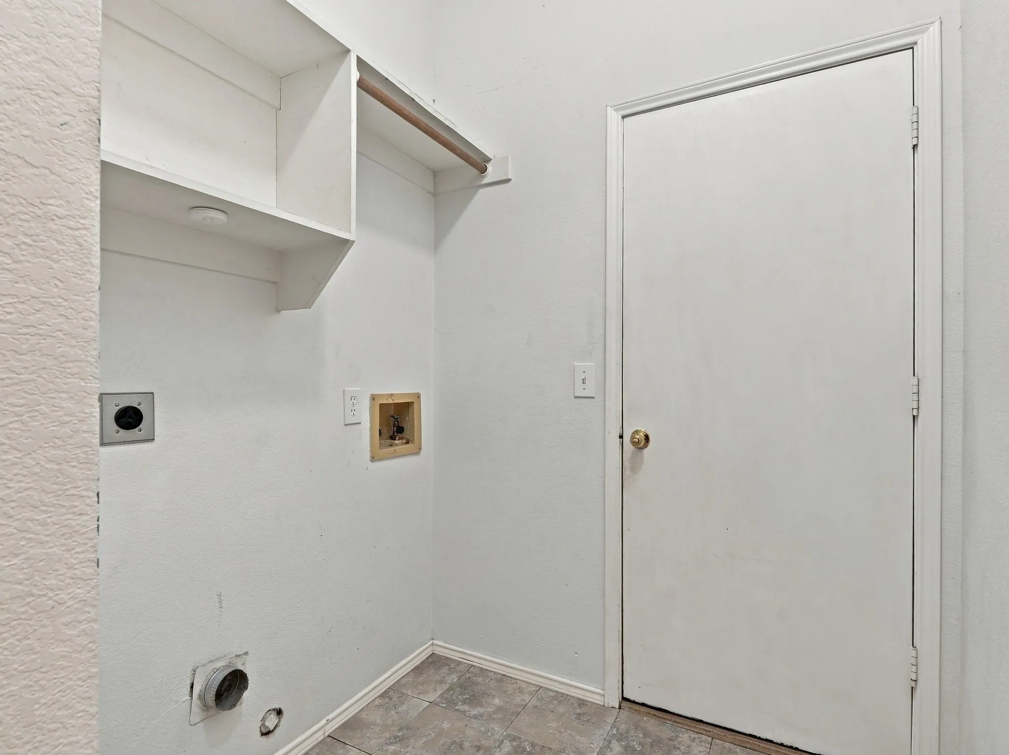 Single Family Residence For Rent in Collin County , 8201 Pacific Street, Frisco, Texas 75035, 4 Bedroom, 2 Bathroom, 2 Garage spaces, 2,112 Sqft, built in 1993, mls#21380941, Real Estate Agent in Frisco, Homes For Rent in Collin county, Homes For Rent in Frisco, Realtor in Frisco Texas, Real Estate Brokerage Independent Realty Texas, Luminita Cordes Realtor