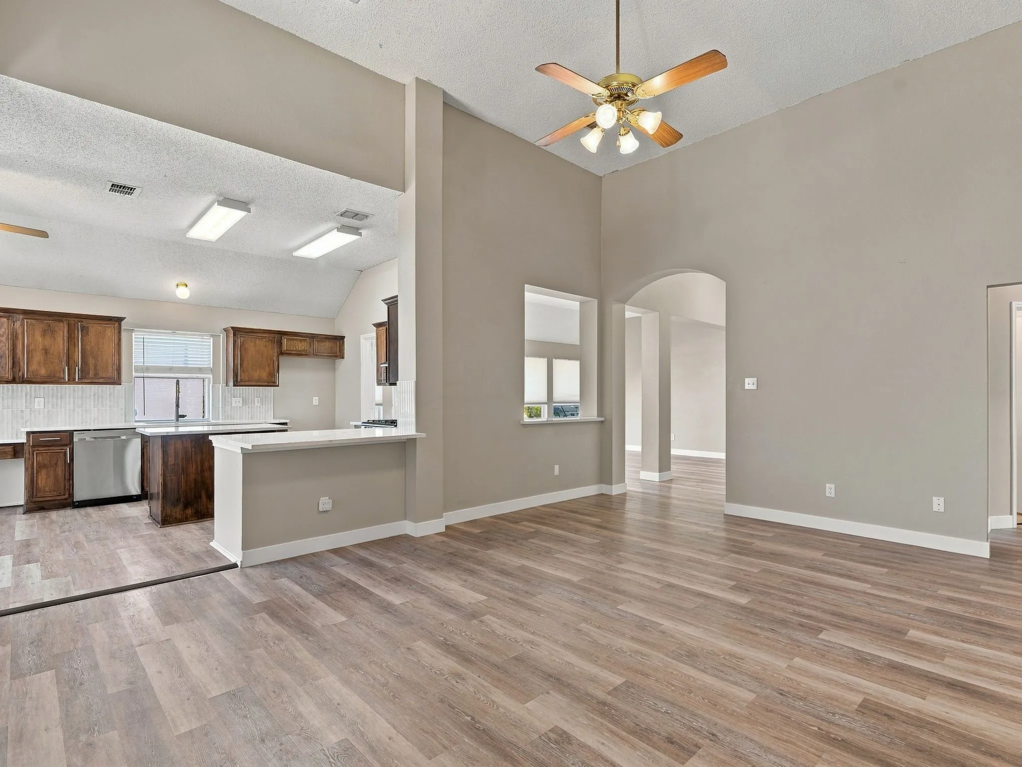 Single Family Residence For Rent in Collin County , 8201 Pacific Street, Frisco, Texas 75035, 4 Bedroom, 2 Bathroom, 2 Garage spaces, 2,112 Sqft, built in 1993, mls#21380941, Real Estate Agent in Frisco, Homes For Rent in Collin county, Homes For Rent in Frisco, Realtor in Frisco Texas, Real Estate Brokerage Independent Realty Texas, Luminita Cordes Realtor