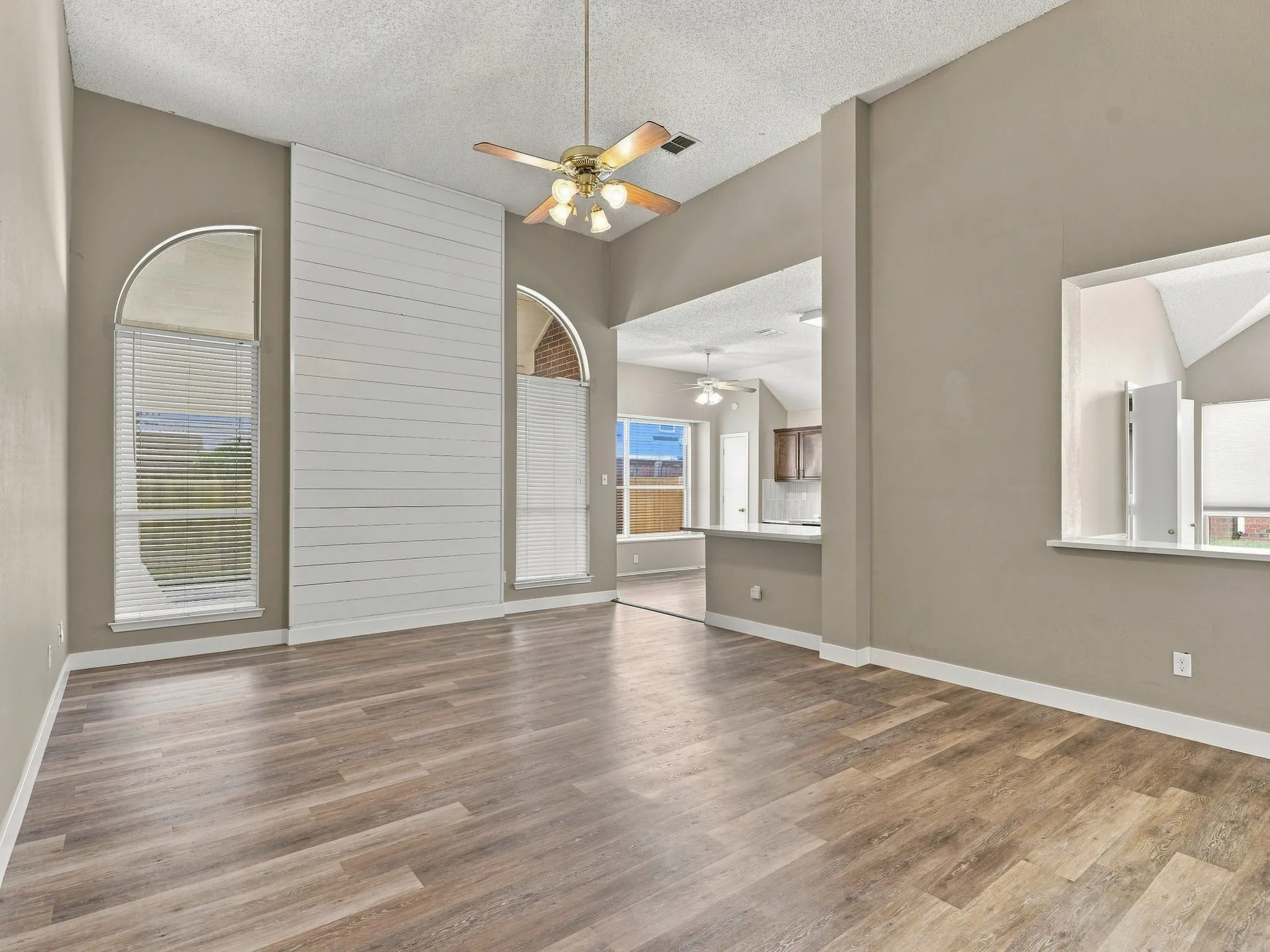 Single Family Residence For Rent in Collin County , 8201 Pacific Street, Frisco, Texas 75035, 4 Bedroom, 2 Bathroom, 2 Garage spaces, 2,112 Sqft, built in 1993, mls#21380941, Real Estate Agent in Frisco, Homes For Rent in Collin county, Homes For Rent in Frisco, Realtor in Frisco Texas, Real Estate Brokerage Independent Realty Texas, Luminita Cordes Realtor