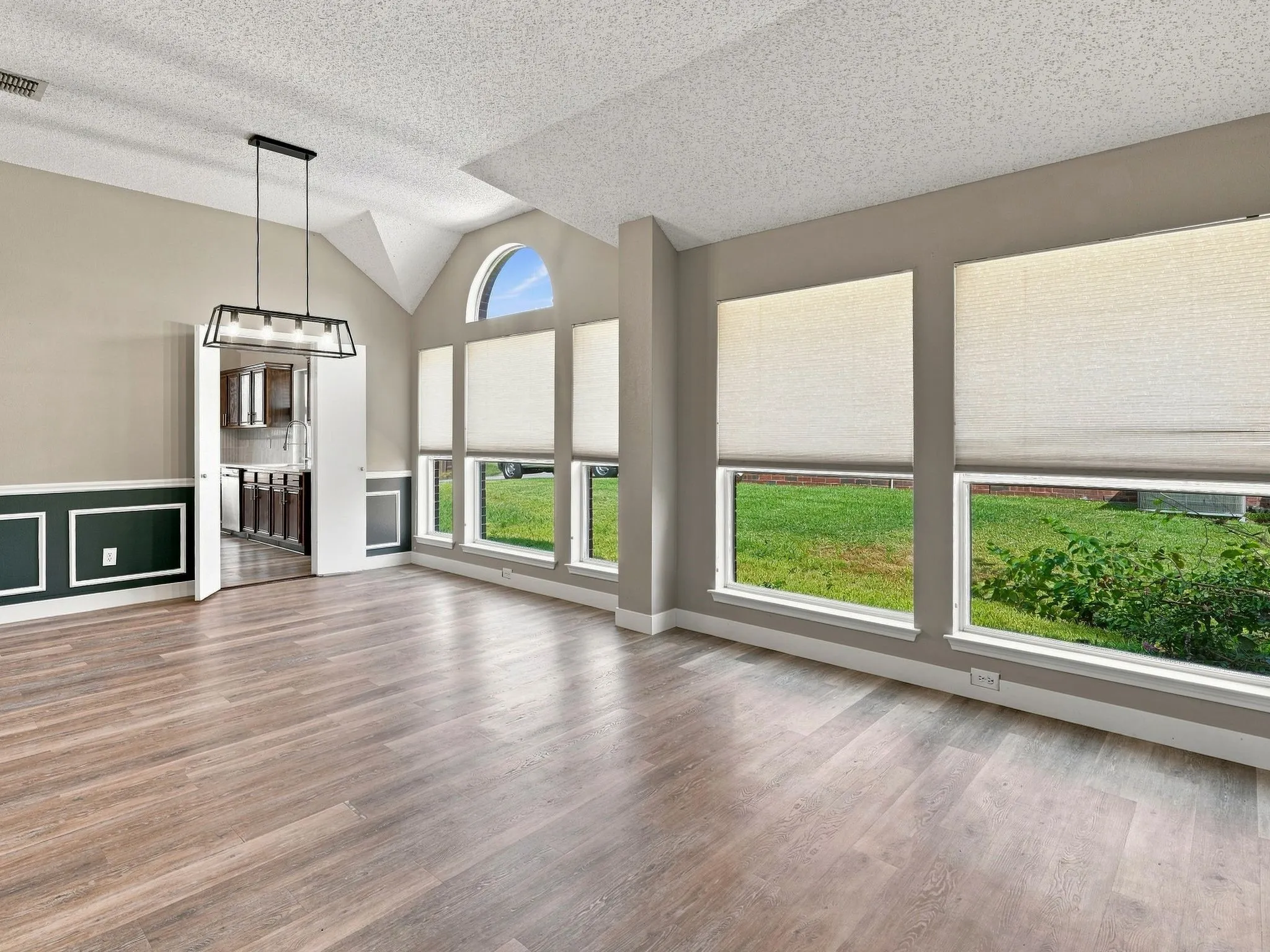 Single Family Residence For Rent in Collin County , 8201 Pacific Street, Frisco, Texas 75035, 4 Bedroom, 2 Bathroom, 2 Garage spaces, 2,112 Sqft, built in 1993, mls#21380941, Real Estate Agent in Frisco, Homes For Rent in Collin county, Homes For Rent in Frisco, Realtor in Frisco Texas, Real Estate Brokerage Independent Realty Texas, Luminita Cordes Realtor