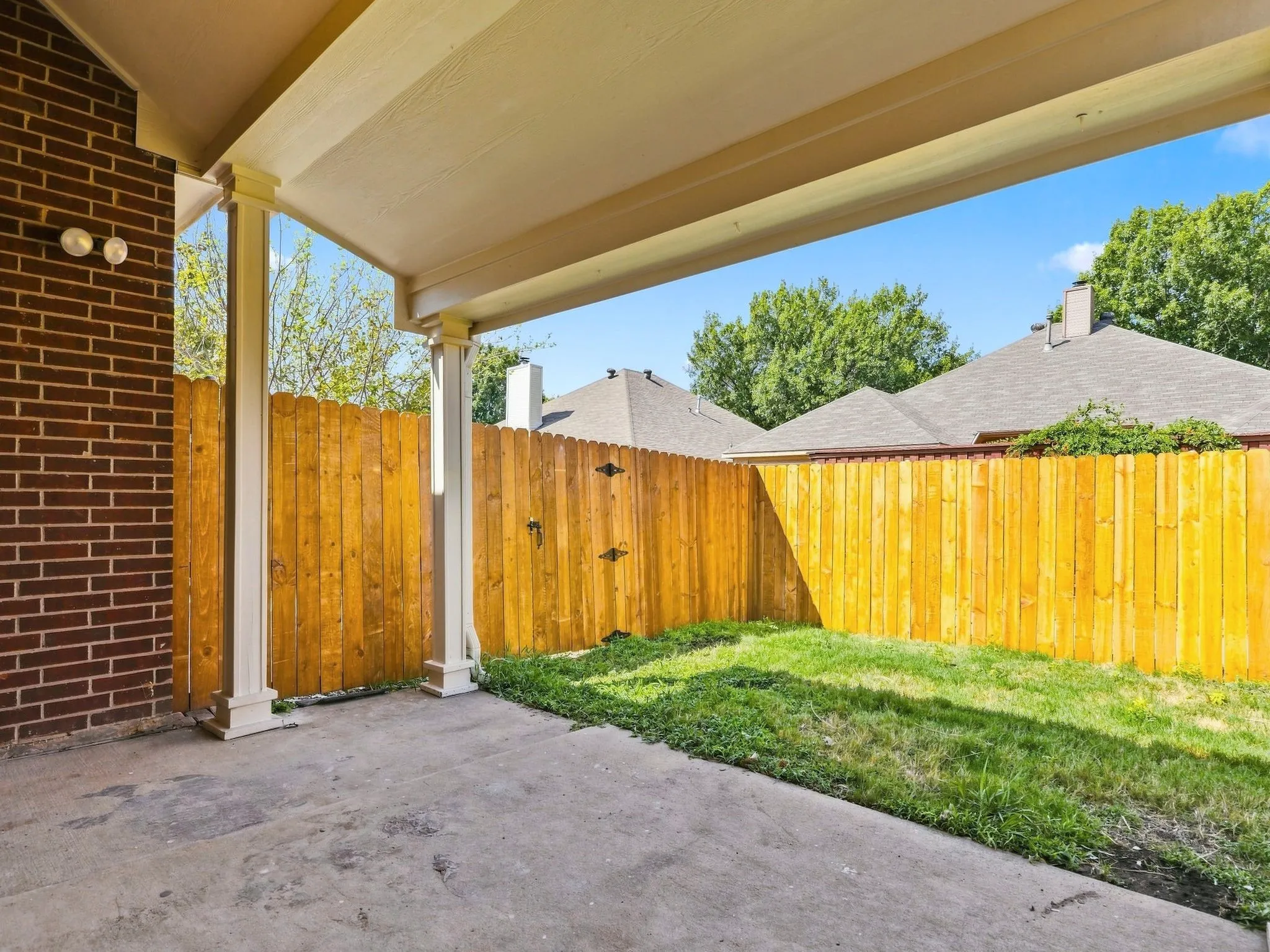 Single Family Residence For Rent in Collin County , 8201 Pacific Street, Frisco, Texas 75035, 4 Bedroom, 2 Bathroom, 2 Garage spaces, 2,112 Sqft, built in 1993, mls#21380941, Real Estate Agent in Frisco, Homes For Rent in Collin county, Homes For Rent in Frisco, Realtor in Frisco Texas, Real Estate Brokerage Independent Realty Texas, Luminita Cordes Realtor