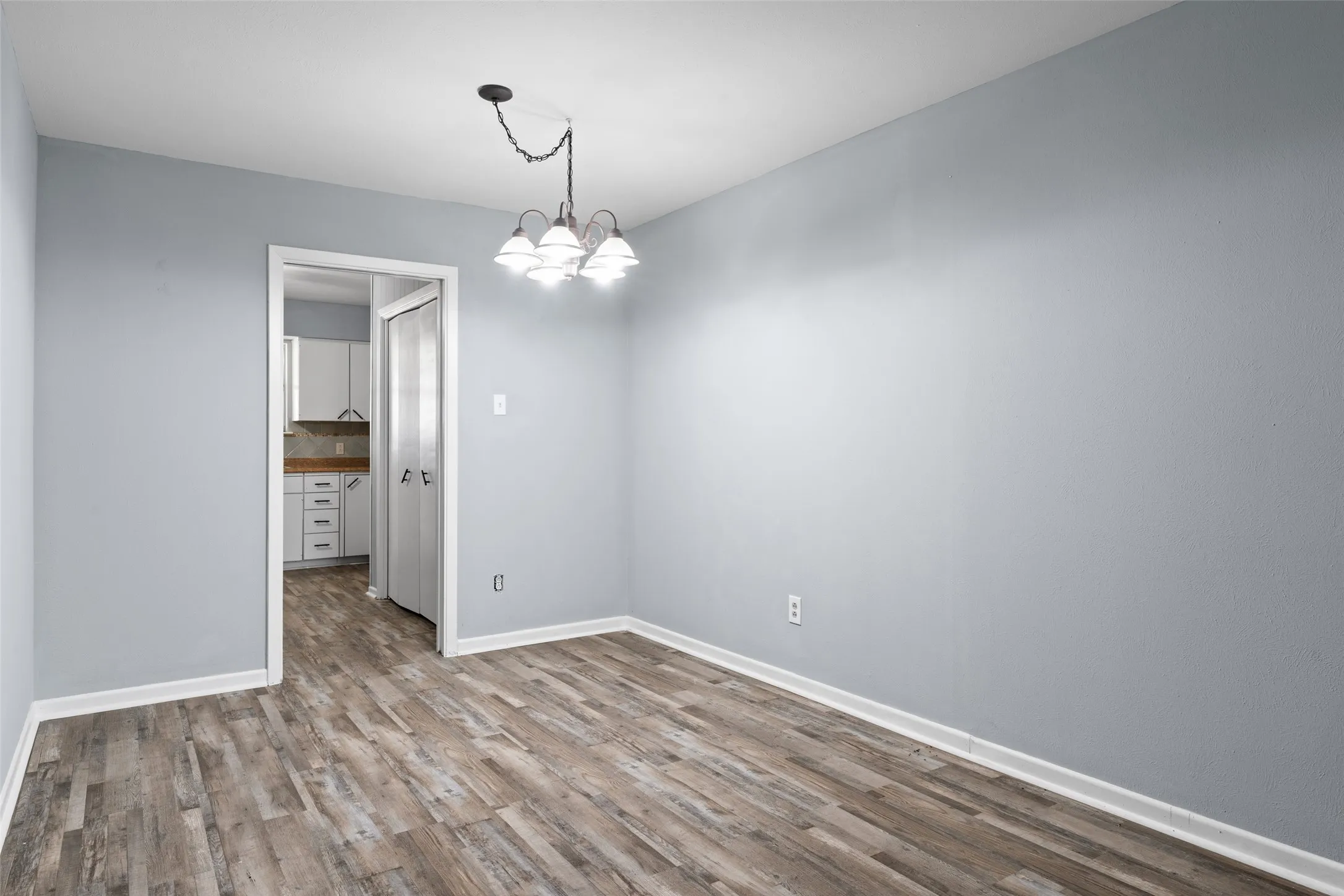Duplex For Rent in Tarrant County , 4806 Inverness, Fort Worth, Texas 76132, 3 Bedroom, 2 Bathroom, Garage spaces, 1,524 Sqft, built in 1967, mls#21380960, Real Estate Agent in Fort Worth, Homes For Rent in Tarrant county, Homes For Rent in Fort Worth, Realtor in Fort Worth Texas, Real Estate Brokerage Independent Realty Texas, Luminita Cordes Realtor