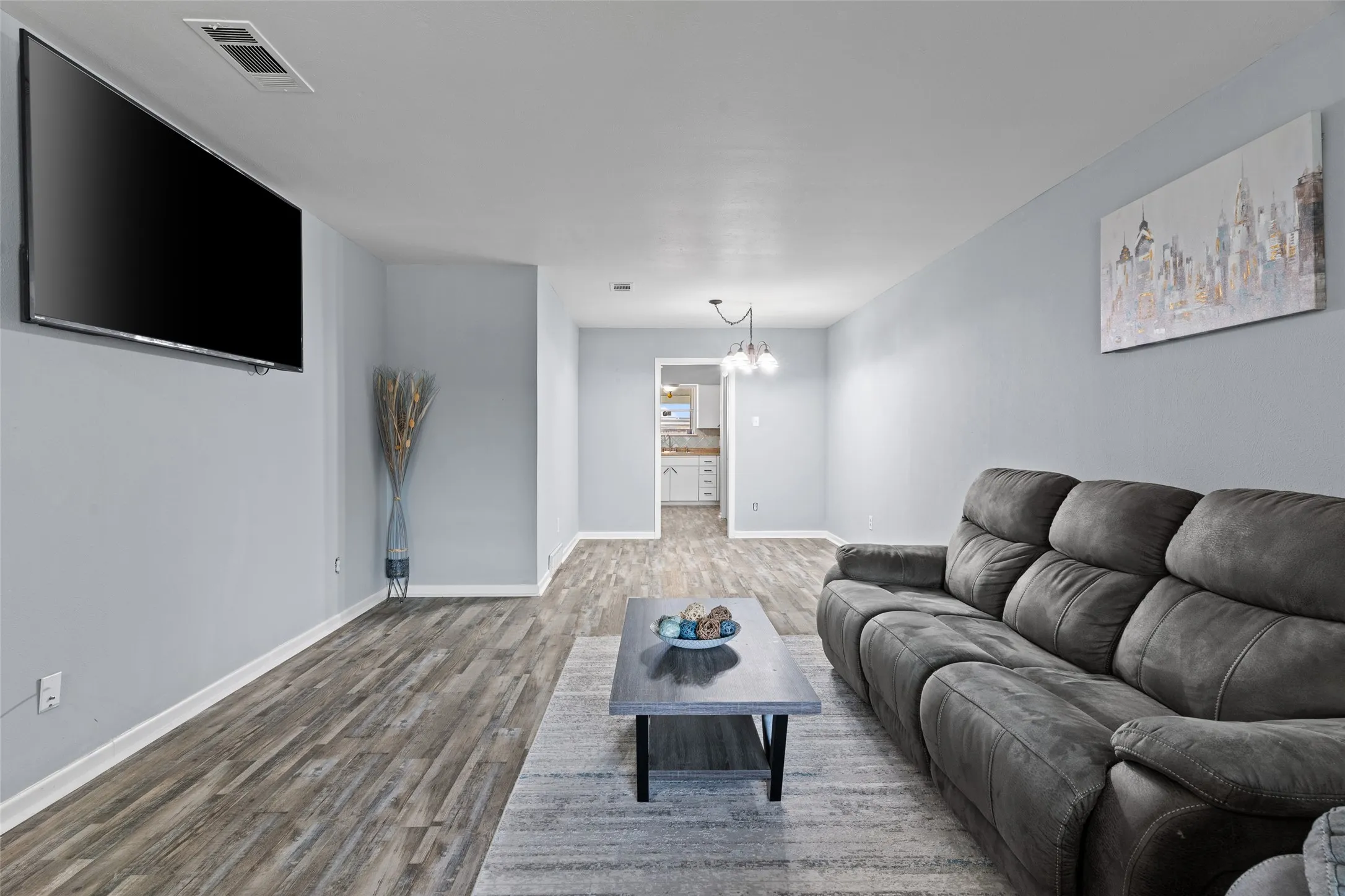 Duplex For Rent in Tarrant County , 4806 Inverness, Fort Worth, Texas 76132, 3 Bedroom, 2 Bathroom, Garage spaces, 1,524 Sqft, built in 1967, mls#21380960, Real Estate Agent in Fort Worth, Homes For Rent in Tarrant county, Homes For Rent in Fort Worth, Realtor in Fort Worth Texas, Real Estate Brokerage Independent Realty Texas, Luminita Cordes Realtor