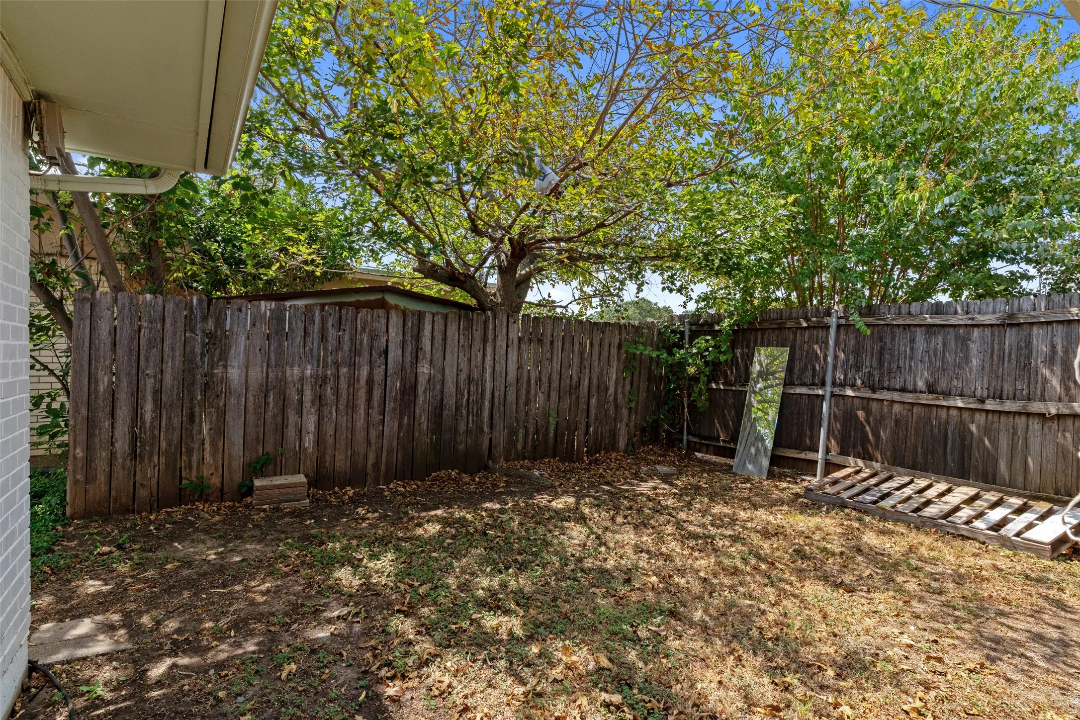 Duplex For Rent in Tarrant County , 4806 Inverness, Fort Worth, Texas 76132, 3 Bedroom, 2 Bathroom, Garage spaces, 1,524 Sqft, built in 1967, mls#21380960, Real Estate Agent in Fort Worth, Homes For Rent in Tarrant county, Homes For Rent in Fort Worth, Realtor in Fort Worth Texas, Real Estate Brokerage Independent Realty Texas, Luminita Cordes Realtor