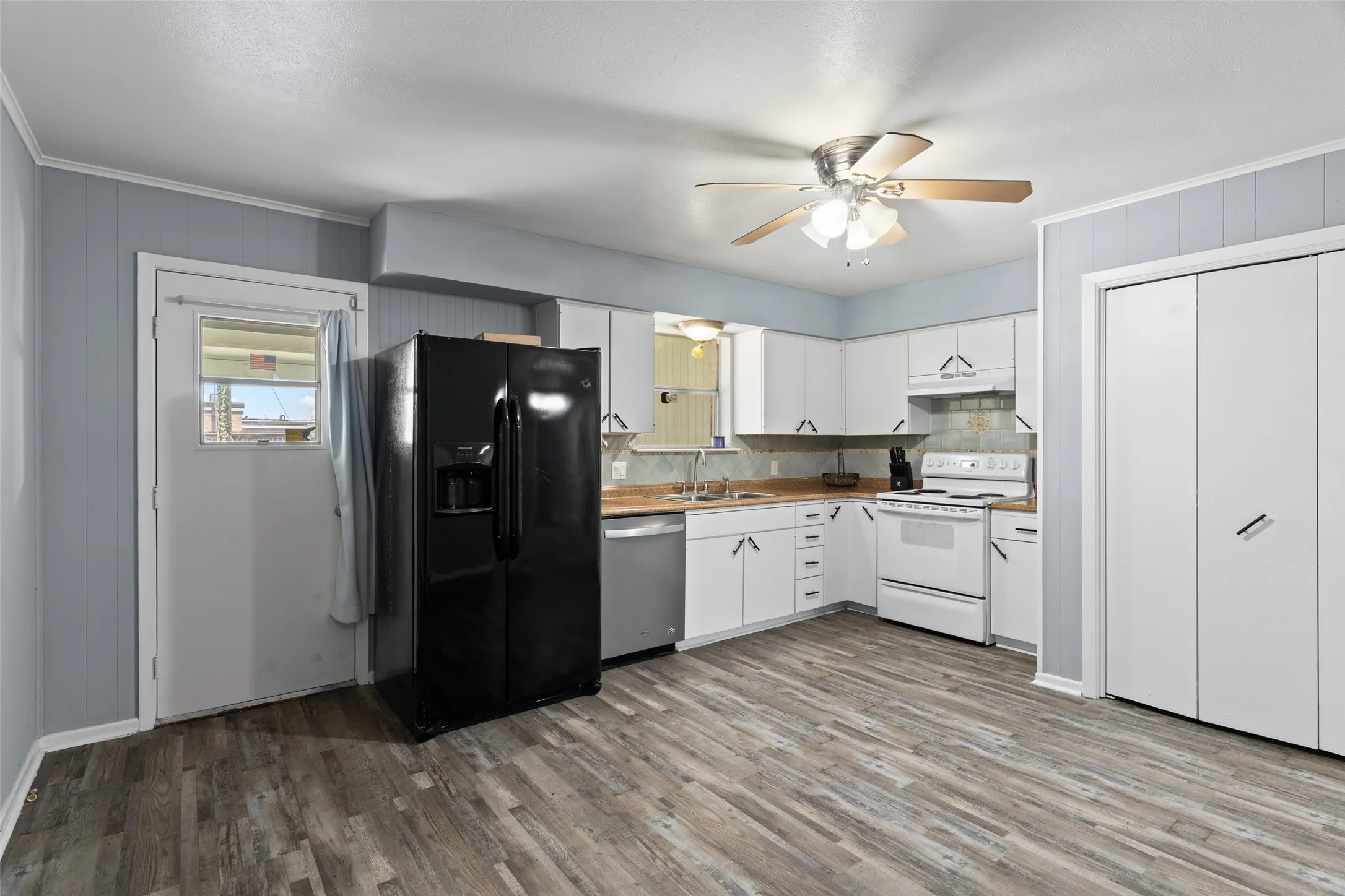 Duplex For Rent in Tarrant County , 4806 Inverness, Fort Worth, Texas 76132, 3 Bedroom, 2 Bathroom, Garage spaces, 1,524 Sqft, built in 1967, mls#21380960, Real Estate Agent in Fort Worth, Homes For Rent in Tarrant county, Homes For Rent in Fort Worth, Realtor in Fort Worth Texas, Real Estate Brokerage Independent Realty Texas, Luminita Cordes Realtor
