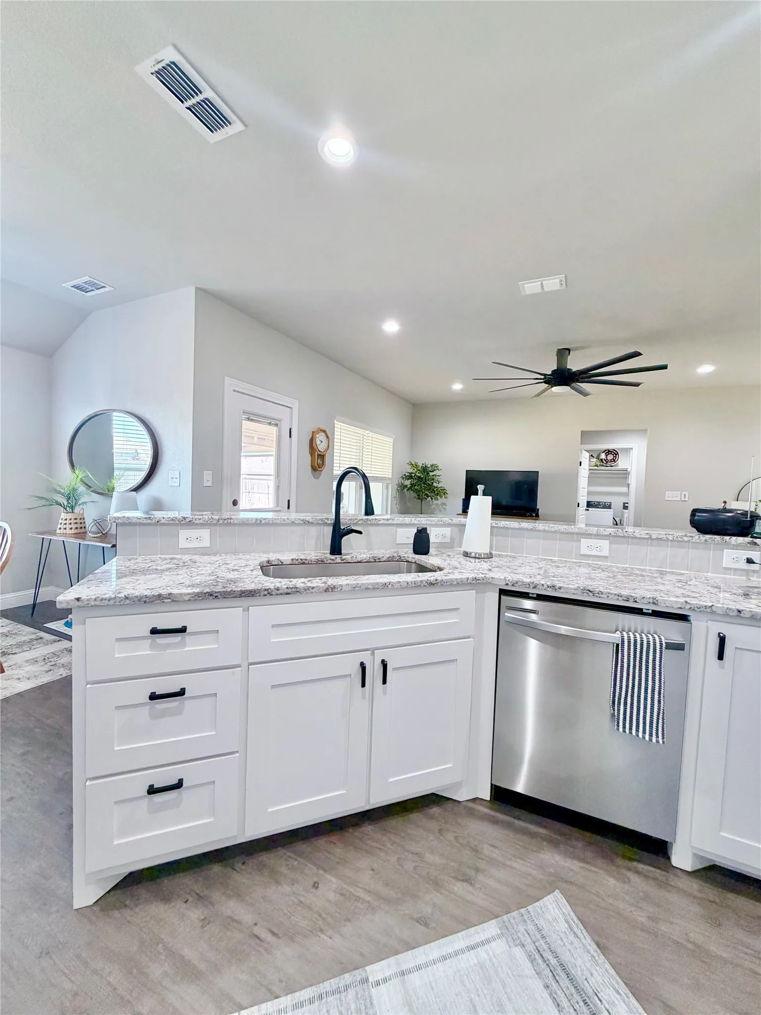 Single Family Residence For Sale in Taylor County , 3649 Yamini Drive, Abilene, Texas 79606, 3 Bedroom, 2 Bathroom, 2 Garage spaces, 1,391 Sqft, built in 2023, mls#21380328, Real Estate Agent in Abilene, Homes For Sale in Taylor county, Homes For Sale in Abilene, Realtor in Abilene Texas, Real Estate Brokerage Independent Realty Texas, Luminita Cordes Realtor