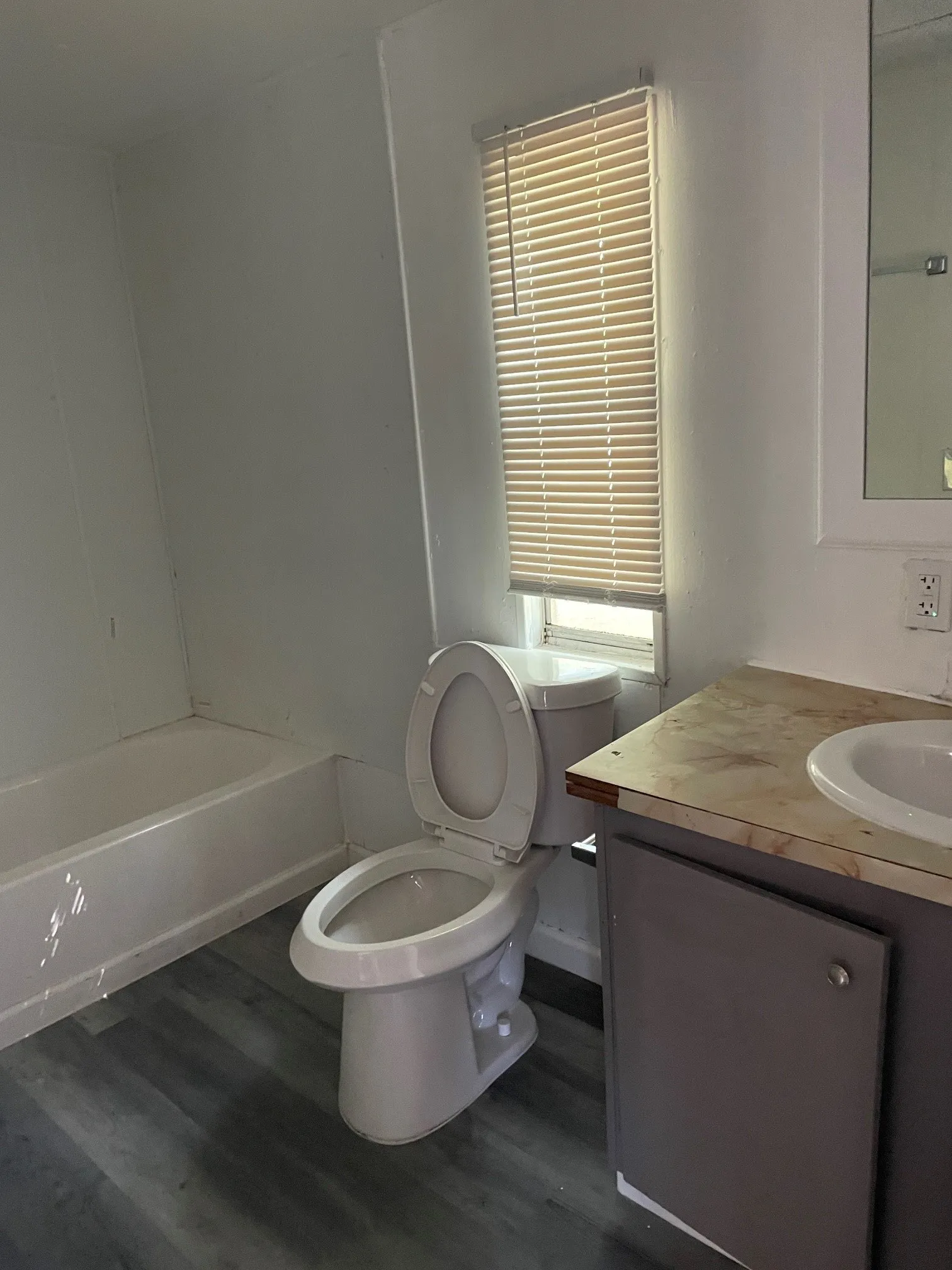 Manufactured Home For Rent in Collin County , 1309 Genoveva Lane, Anna, Texas 75409, 3 Bedroom, 2 Bathroom, Garage spaces, 924 Sqft, built in 1982, mls#21380874, Real Estate Agent in Anna, Homes For Rent in Collin county, Homes For Rent in Anna, Realtor in Anna Texas, Real Estate Brokerage Independent Realty Texas, Luminita Cordes Realtor