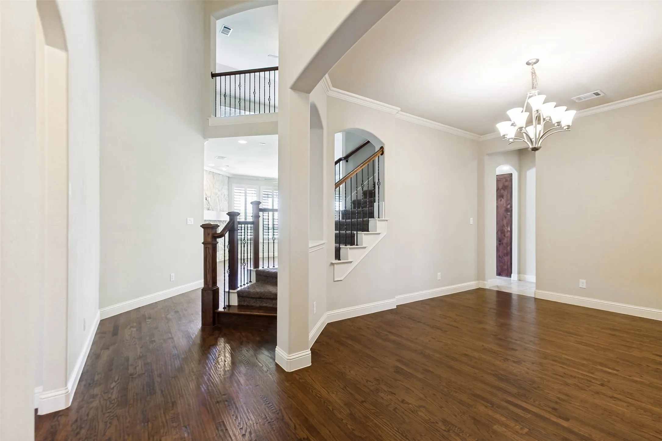 Single Family Residence For Sale in Collin County , 204 Whitewing Lane, Murphy, Texas 75094, 5 Bedroom, 4 Bathroom, 3 Garage spaces, 3,255 Sqft, built in 2015, mls#21380972, Real Estate Agent in Murphy, Homes For Sale in Collin county, Homes For Sale in Murphy, Realtor in Murphy Texas, Real Estate Brokerage Independent Realty Texas, Luminita Cordes Realtor
