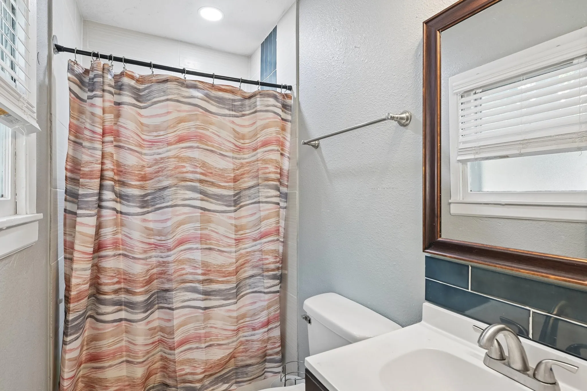 Single Family Residence For Sale in Tarrant County , 3204 Aurora Street, Haltom City, Texas 76117, 4 Bedroom, 2 Bathroom, Garage spaces, 1,275 Sqft, built in 1958, mls#21374996, Real Estate Agent in Haltom City, Homes For Sale in Tarrant county, Homes For Sale in Haltom City, Realtor in Haltom City Texas, Real Estate Brokerage Independent Realty Texas, Luminita Cordes Realtor