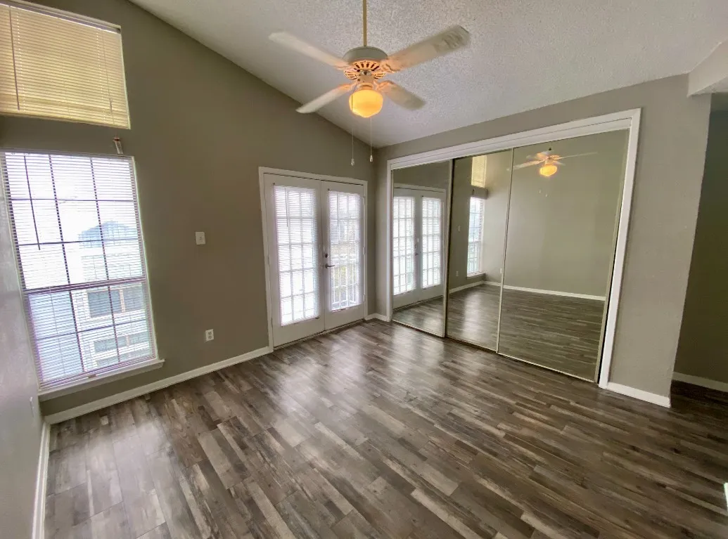 Apartment For Rent in Dallas County , 9823 Summerwood Circle 2002, Dallas, Texas 75243, 1 Bedroom, 1 Bathroom, 1 Garage spaces, 893 Sqft, built in 1985, mls#21380978, Real Estate Agent in Dallas, Homes For Rent in Dallas county, Homes For Rent in Dallas, Realtor in Dallas Texas, Real Estate Brokerage Independent Realty Texas, Luminita Cordes Realtor