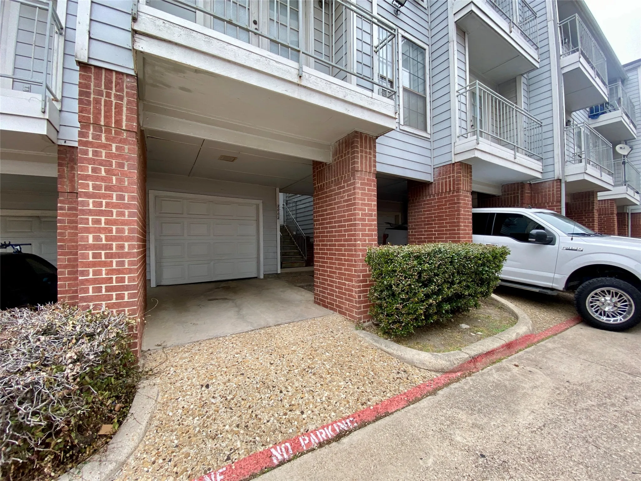 Apartment For Rent in Dallas County , 9823 Summerwood Circle 2002, Dallas, Texas 75243, 1 Bedroom, 1 Bathroom, 1 Garage spaces, 893 Sqft, built in 1985, mls#21380978, Real Estate Agent in Dallas, Homes For Rent in Dallas county, Homes For Rent in Dallas, Realtor in Dallas Texas, Real Estate Brokerage Independent Realty Texas, Luminita Cordes Realtor