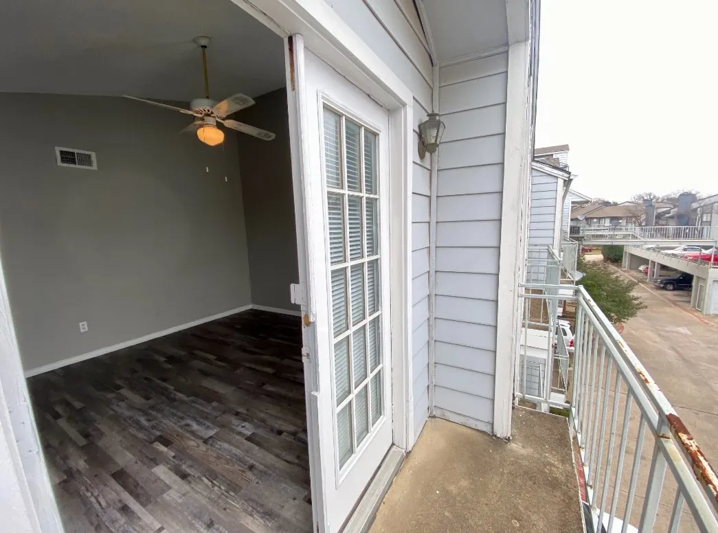 Apartment For Rent in Dallas County , 9823 Summerwood Circle 2002, Dallas, Texas 75243, 1 Bedroom, 1 Bathroom, 1 Garage spaces, 893 Sqft, built in 1985, mls#21380978, Real Estate Agent in Dallas, Homes For Rent in Dallas county, Homes For Rent in Dallas, Realtor in Dallas Texas, Real Estate Brokerage Independent Realty Texas, Luminita Cordes Realtor