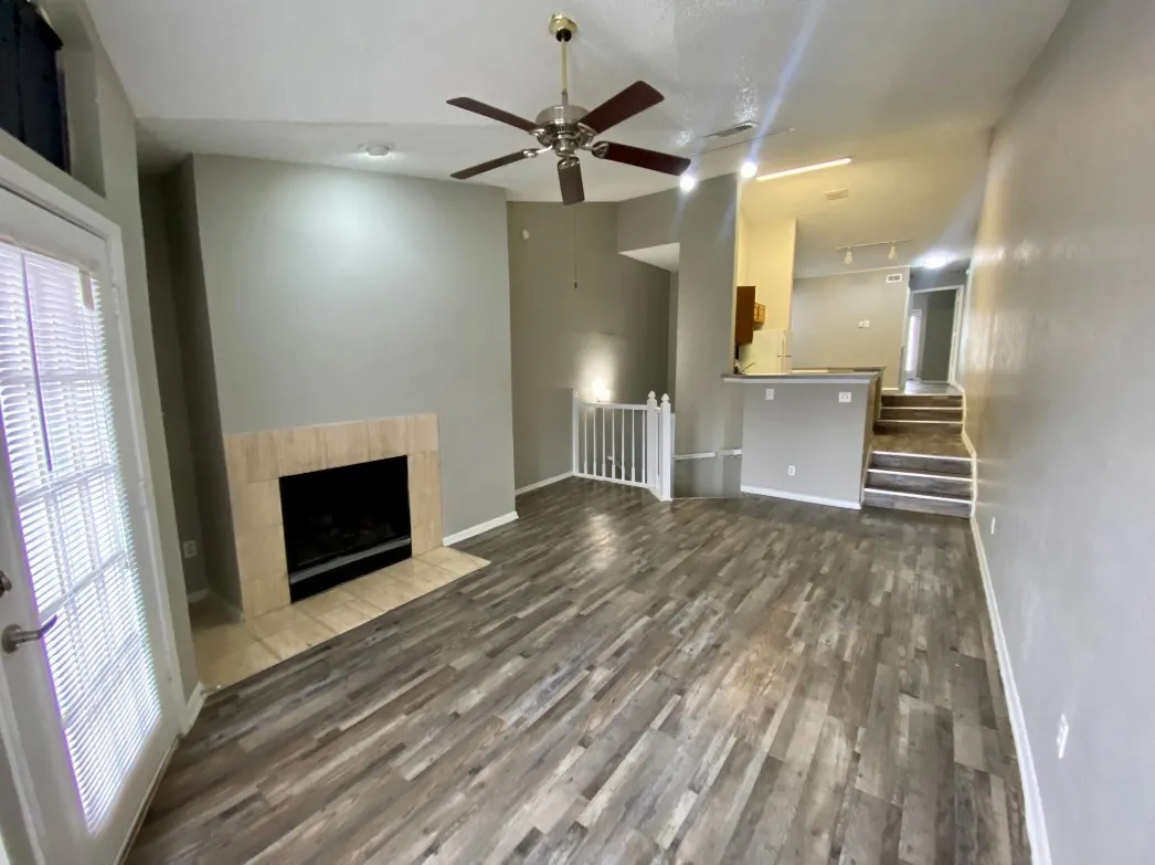 Apartment For Rent in Dallas County , 9823 Summerwood Circle 2002, Dallas, Texas 75243, 1 Bedroom, 1 Bathroom, 1 Garage spaces, 893 Sqft, built in 1985, mls#21380978, Real Estate Agent in Dallas, Homes For Rent in Dallas county, Homes For Rent in Dallas, Realtor in Dallas Texas, Real Estate Brokerage Independent Realty Texas, Luminita Cordes Realtor