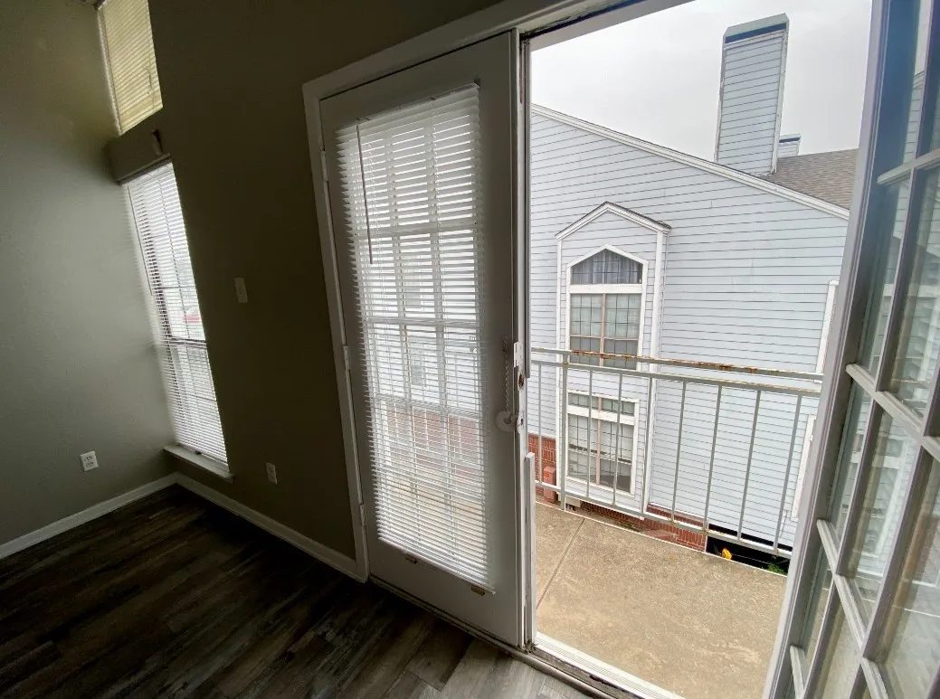 Apartment For Rent in Dallas County , 9823 Summerwood Circle 2002, Dallas, Texas 75243, 1 Bedroom, 1 Bathroom, 1 Garage spaces, 893 Sqft, built in 1985, mls#21380978, Real Estate Agent in Dallas, Homes For Rent in Dallas county, Homes For Rent in Dallas, Realtor in Dallas Texas, Real Estate Brokerage Independent Realty Texas, Luminita Cordes Realtor