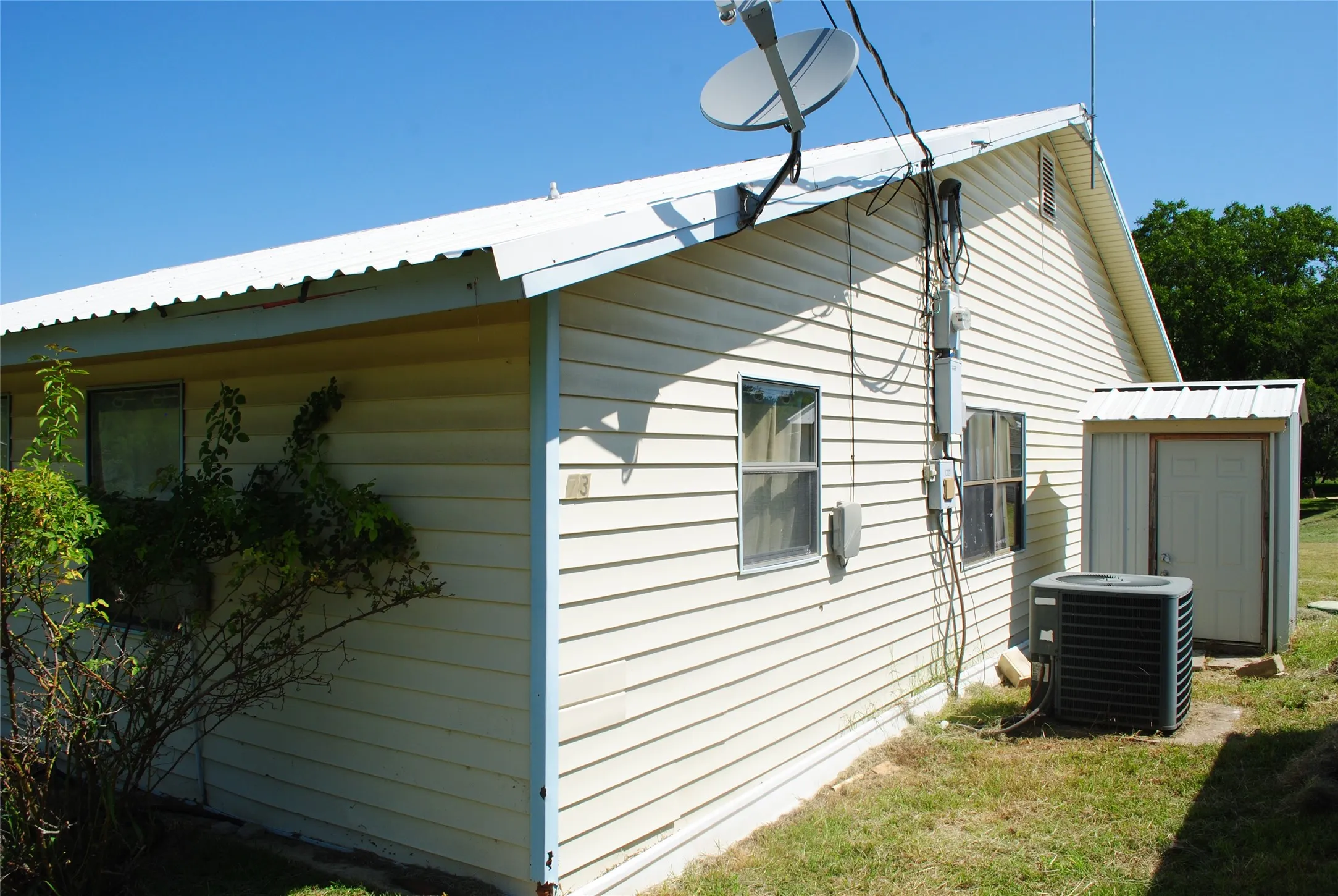 Single Family Residence For Sale in Mills County , 73 109, Goldthwaite, Texas 76844, 4 Bedroom, 3 Bathroom, Garage spaces, 2,240 Sqft, built in 1986, mls#21380993, Real Estate Agent in Goldthwaite, Homes For Sale in Mills county, Homes For Sale in Goldthwaite, Realtor in Goldthwaite Texas, Real Estate Brokerage Independent Realty Texas, Luminita Cordes Realtor