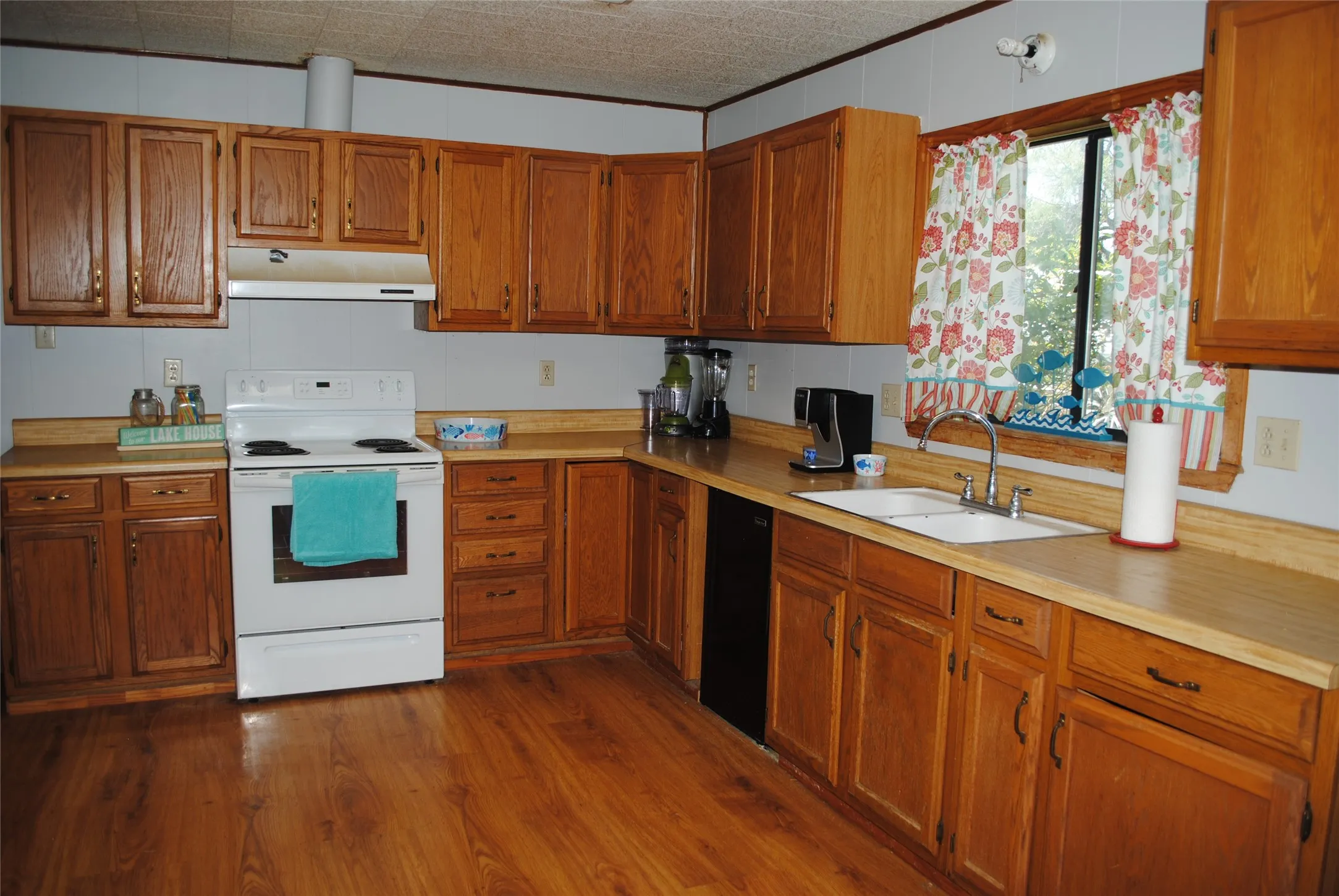 Single Family Residence For Sale in Mills County , 73 109, Goldthwaite, Texas 76844, 4 Bedroom, 3 Bathroom, Garage spaces, 2,240 Sqft, built in 1986, mls#21380993, Real Estate Agent in Goldthwaite, Homes For Sale in Mills county, Homes For Sale in Goldthwaite, Realtor in Goldthwaite Texas, Real Estate Brokerage Independent Realty Texas, Luminita Cordes Realtor