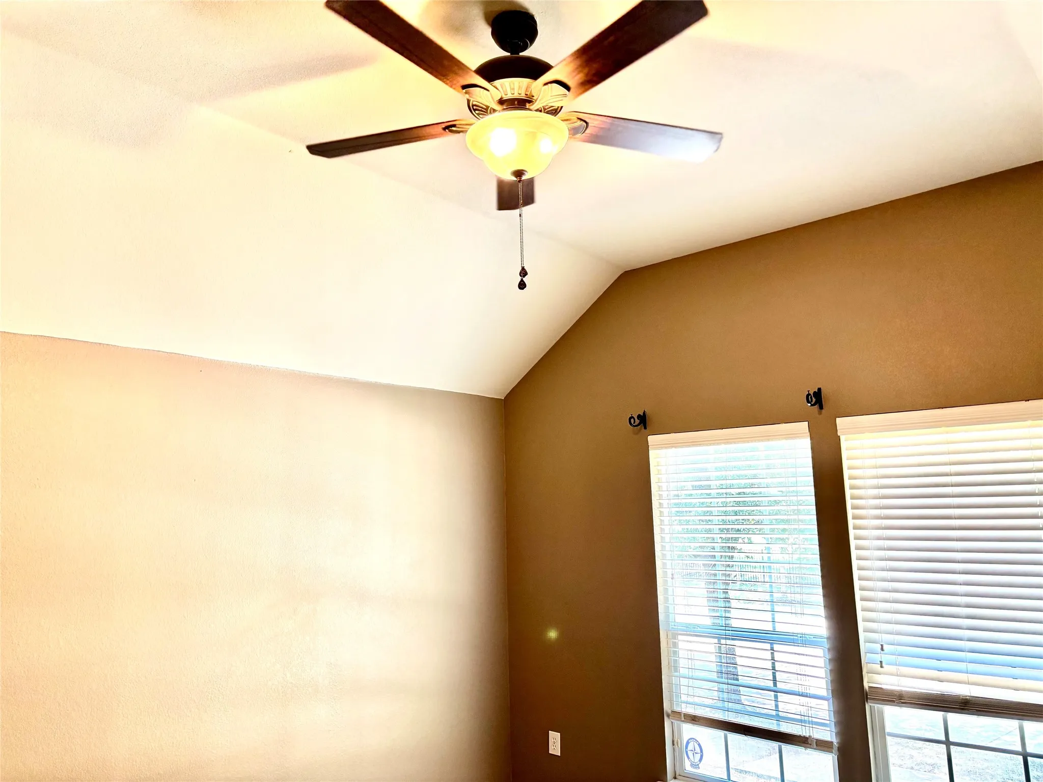 Single Family Residence For Rent in Denton County , 1512 Continental Congress Parkway, Savannah, Texas 76227, 4 Bedroom, 2 Bathroom, 2 Garage spaces, 1,657 Sqft, built in 2007, mls#21377823, Real Estate Agent in Savannah, Homes For Rent in Denton county, Homes For Rent in Savannah, Realtor in Savannah Texas, Real Estate Brokerage Independent Realty Texas, Luminita Cordes Realtor