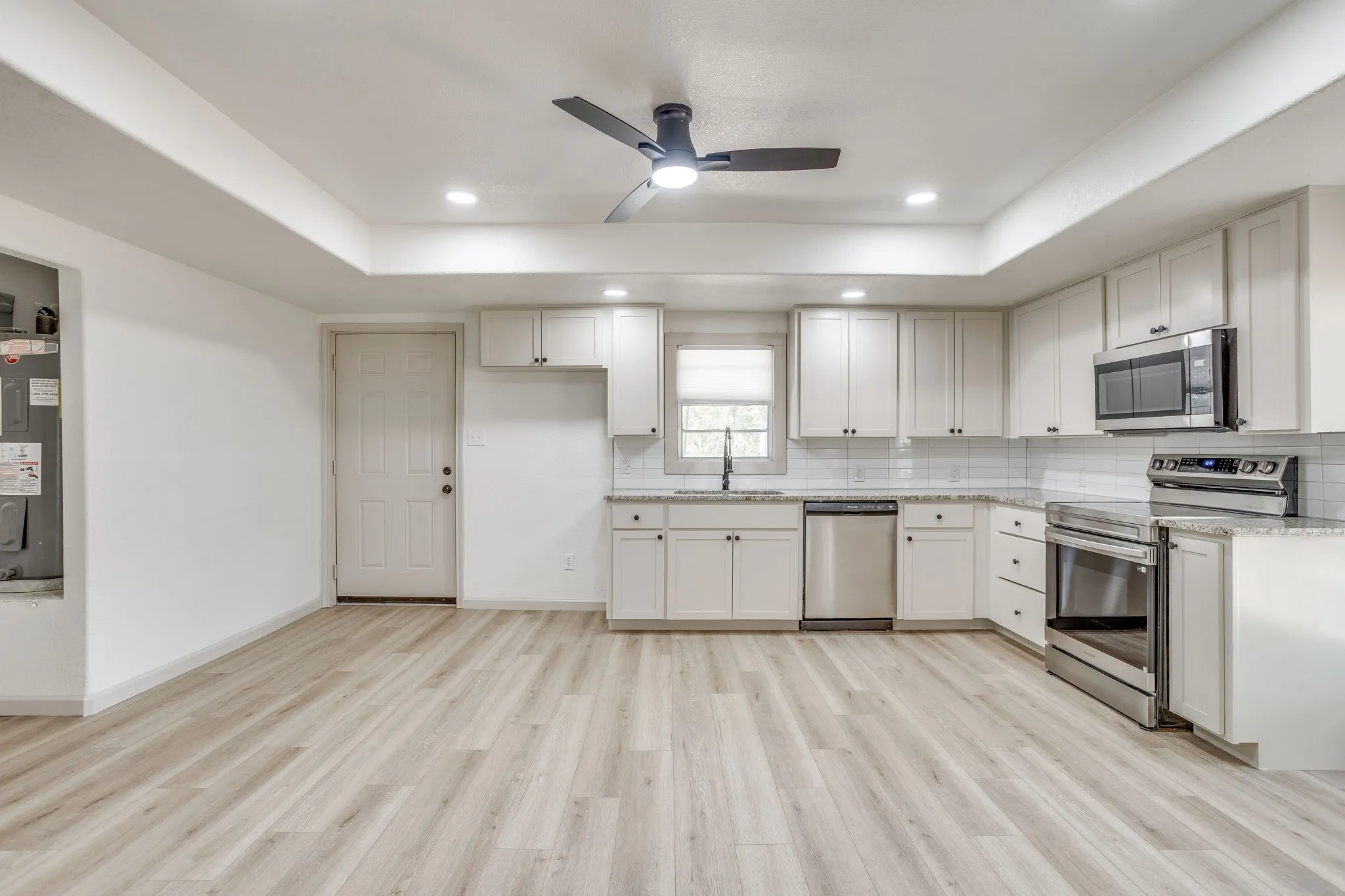 Single Family Residence For Sale in Johnson County , 407 Ada Street, Cleburne, Texas 76031, 3 Bedroom, 2 Bathroom, Garage spaces, 1,136 Sqft, built in 1953, mls#21380566, Real Estate Agent in Cleburne, Homes For Sale in Johnson county, Homes For Sale in Cleburne, Realtor in Cleburne Texas, Real Estate Brokerage Independent Realty Texas, Luminita Cordes Realtor