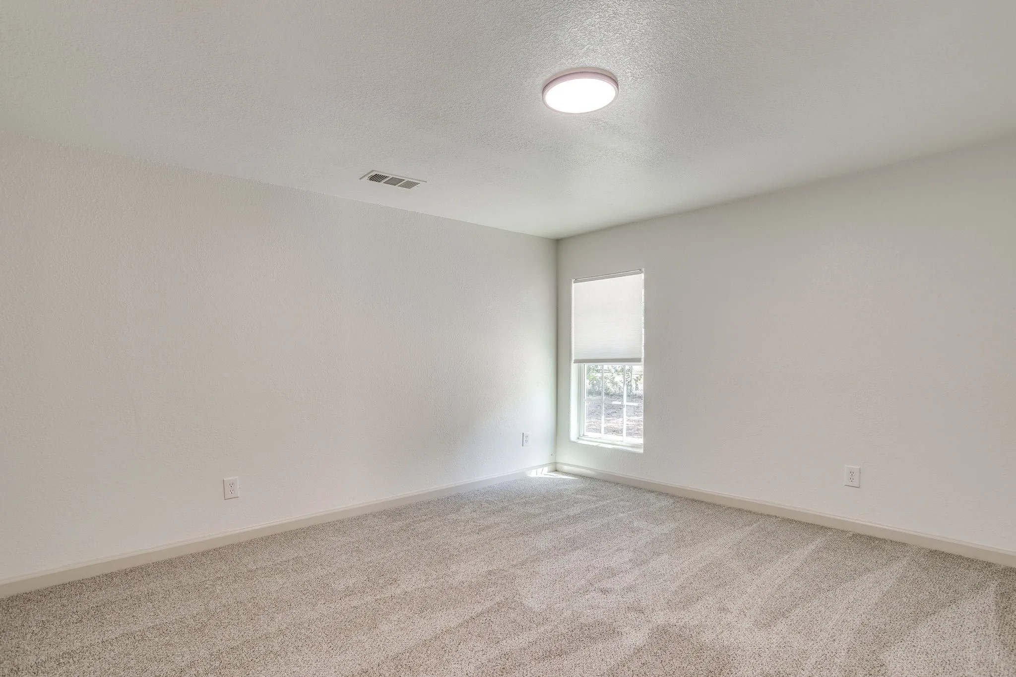Single Family Residence For Sale in Johnson County , 407 Ada Street, Cleburne, Texas 76031, 3 Bedroom, 2 Bathroom, Garage spaces, 1,136 Sqft, built in 1953, mls#21380566, Real Estate Agent in Cleburne, Homes For Sale in Johnson county, Homes For Sale in Cleburne, Realtor in Cleburne Texas, Real Estate Brokerage Independent Realty Texas, Luminita Cordes Realtor