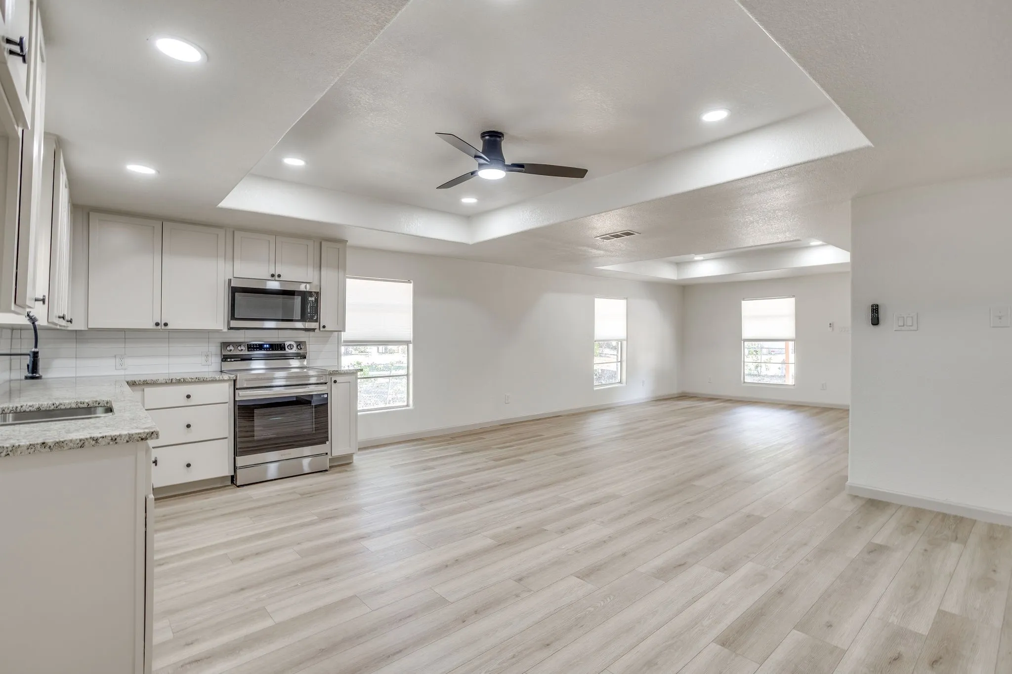 Single Family Residence For Sale in Johnson County , 407 Ada Street, Cleburne, Texas 76031, 3 Bedroom, 2 Bathroom, Garage spaces, 1,136 Sqft, built in 1953, mls#21380566, Real Estate Agent in Cleburne, Homes For Sale in Johnson county, Homes For Sale in Cleburne, Realtor in Cleburne Texas, Real Estate Brokerage Independent Realty Texas, Luminita Cordes Realtor