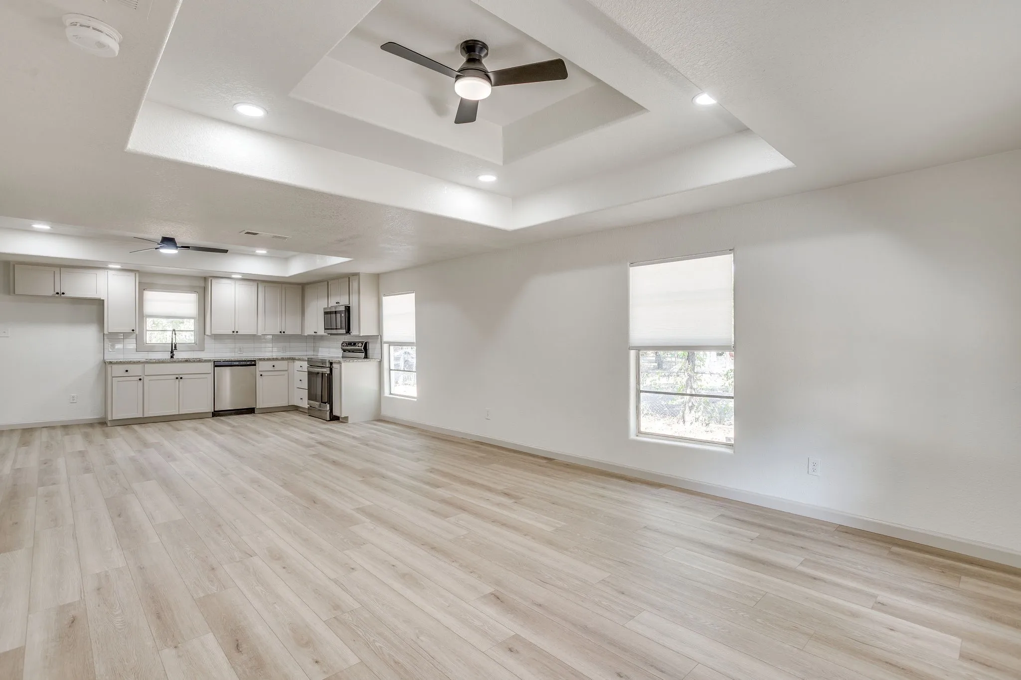 Single Family Residence For Sale in Johnson County , 407 Ada Street, Cleburne, Texas 76031, 3 Bedroom, 2 Bathroom, Garage spaces, 1,136 Sqft, built in 1953, mls#21380566, Real Estate Agent in Cleburne, Homes For Sale in Johnson county, Homes For Sale in Cleburne, Realtor in Cleburne Texas, Real Estate Brokerage Independent Realty Texas, Luminita Cordes Realtor