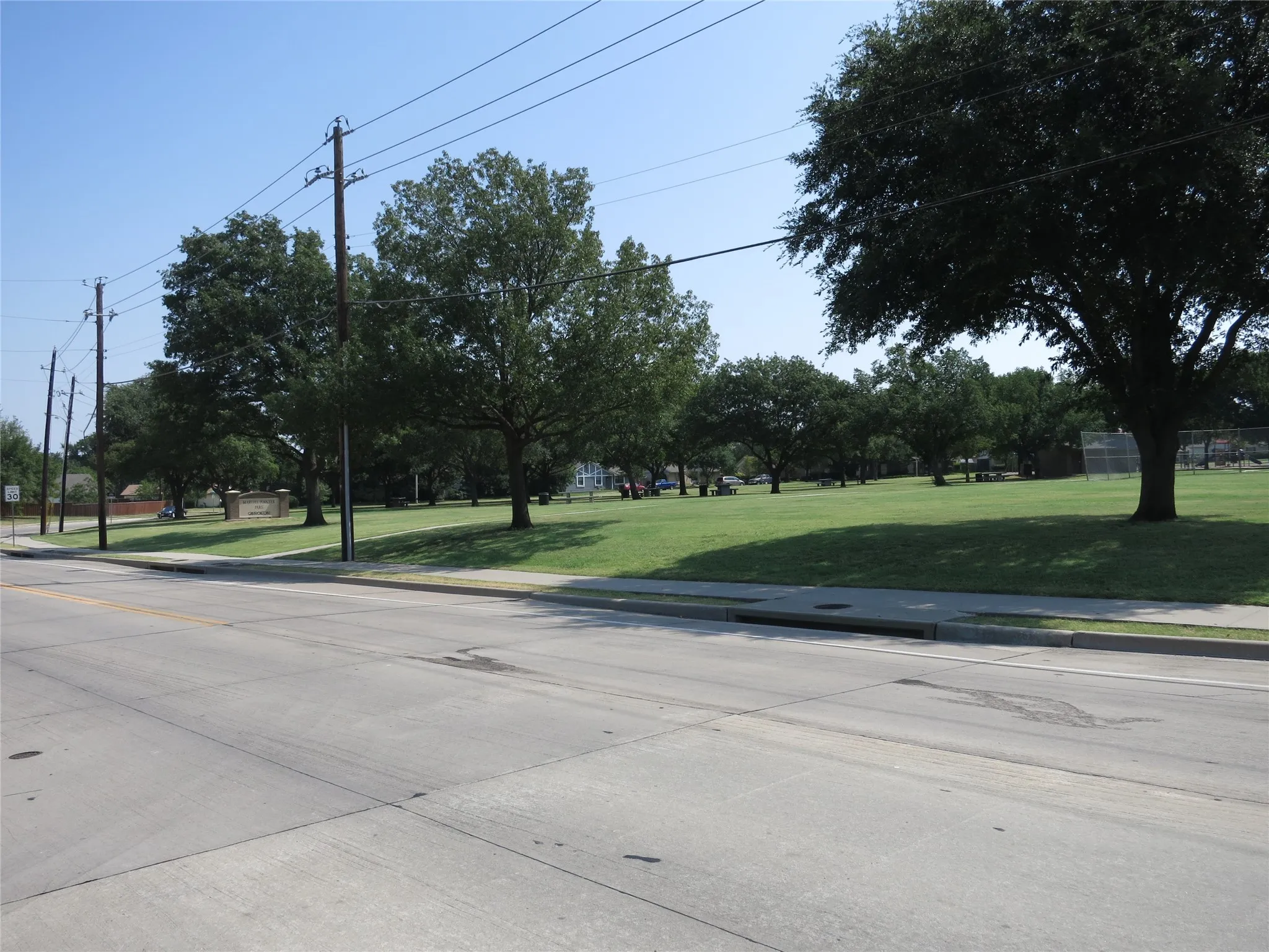 Single Family Residence For Sale in Denton County , 2029 Shenandoah, Carrollton, Texas 75007, 3 Bedroom, 2 Bathroom, 2 Garage spaces, 1,432 Sqft, built in 1973, mls#21381015, Real Estate Agent in Carrollton, Homes For Sale in Denton county, Homes For Sale in Carrollton, Realtor in Carrollton Texas, Real Estate Brokerage Independent Realty Texas, Luminita Cordes Realtor