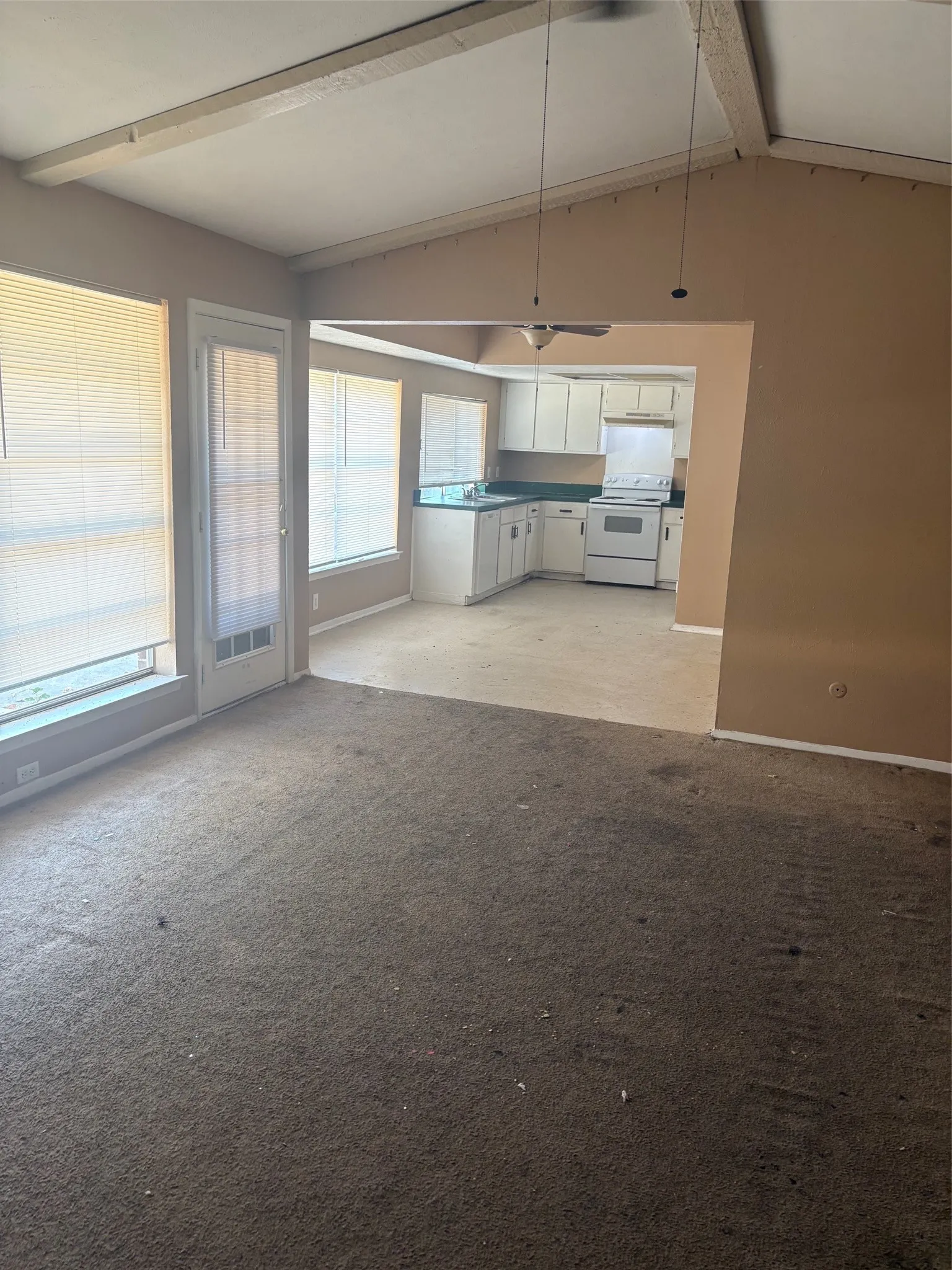 Single Family Residence For Sale in Denton County , 2029 Shenandoah, Carrollton, Texas 75007, 3 Bedroom, 2 Bathroom, 2 Garage spaces, 1,432 Sqft, built in 1973, mls#21381015, Real Estate Agent in Carrollton, Homes For Sale in Denton county, Homes For Sale in Carrollton, Realtor in Carrollton Texas, Real Estate Brokerage Independent Realty Texas, Luminita Cordes Realtor