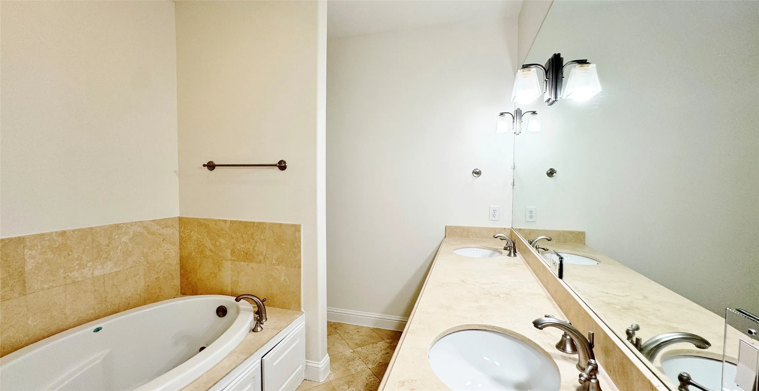 Townhouse For Rent in Dallas County , 4148 Grassmere Lane 4A, University Park, Texas 75205, 4 Bedroom, 4 Bathroom, 2 Garage spaces, 2,124 Sqft, built in 2007, mls#21381011, Real Estate Agent in University Park, Homes For Rent in Dallas county, Homes For Rent in University Park, Realtor in University Park Texas, Real Estate Brokerage Independent Realty Texas, Luminita Cordes Realtor