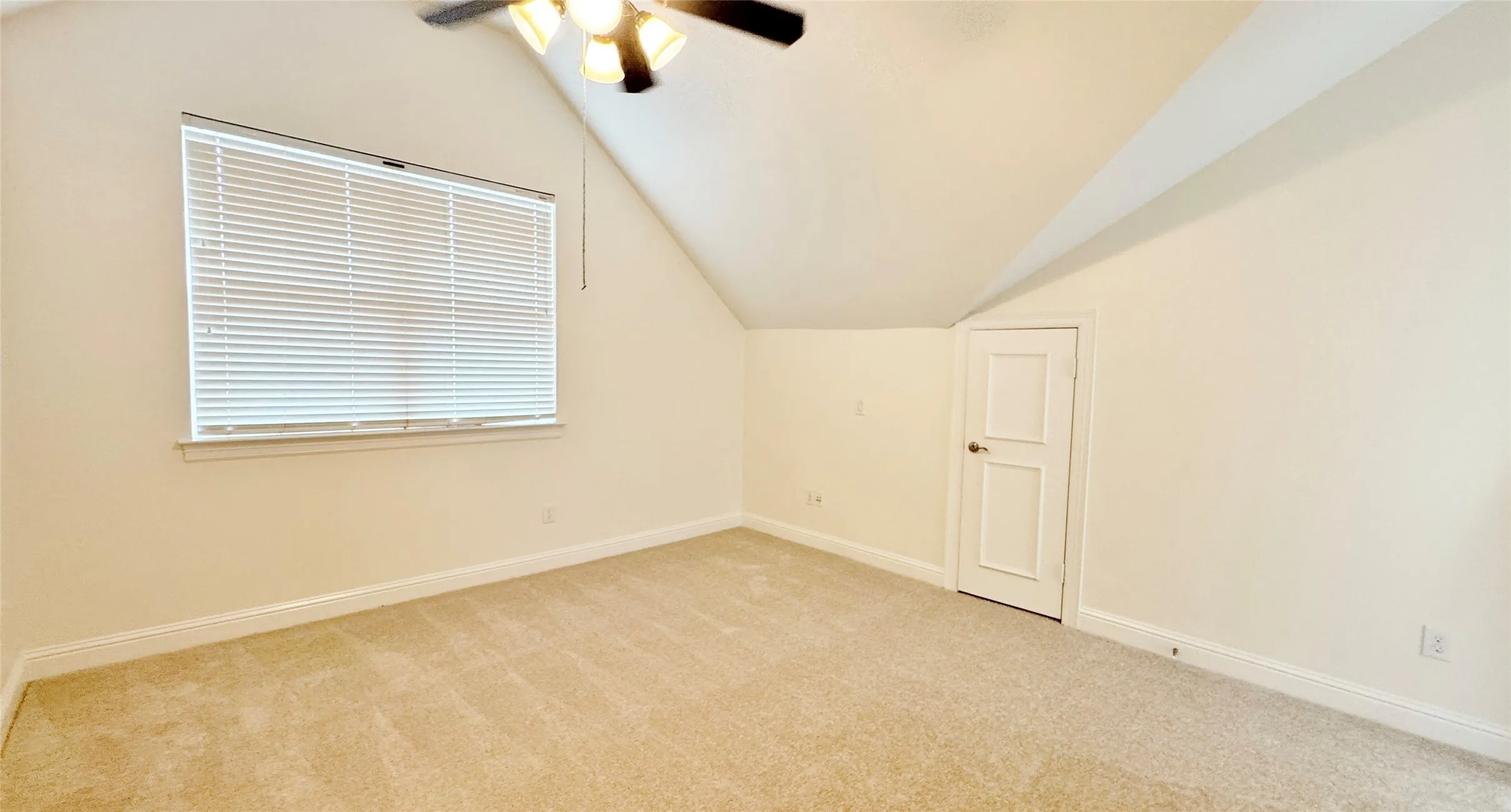 Townhouse For Rent in Dallas County , 4148 Grassmere Lane 4A, University Park, Texas 75205, 4 Bedroom, 4 Bathroom, 2 Garage spaces, 2,124 Sqft, built in 2007, mls#21381011, Real Estate Agent in University Park, Homes For Rent in Dallas county, Homes For Rent in University Park, Realtor in University Park Texas, Real Estate Brokerage Independent Realty Texas, Luminita Cordes Realtor