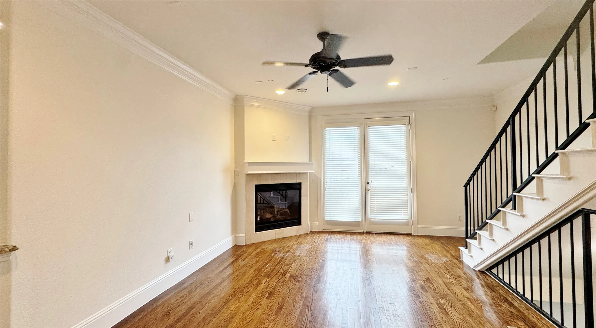 Townhouse For Rent in Dallas County , 4148 Grassmere Lane 4A, University Park, Texas 75205, 4 Bedroom, 4 Bathroom, 2 Garage spaces, 2,124 Sqft, built in 2007, mls#21381011, Real Estate Agent in University Park, Homes For Rent in Dallas county, Homes For Rent in University Park, Realtor in University Park Texas, Real Estate Brokerage Independent Realty Texas, Luminita Cordes Realtor