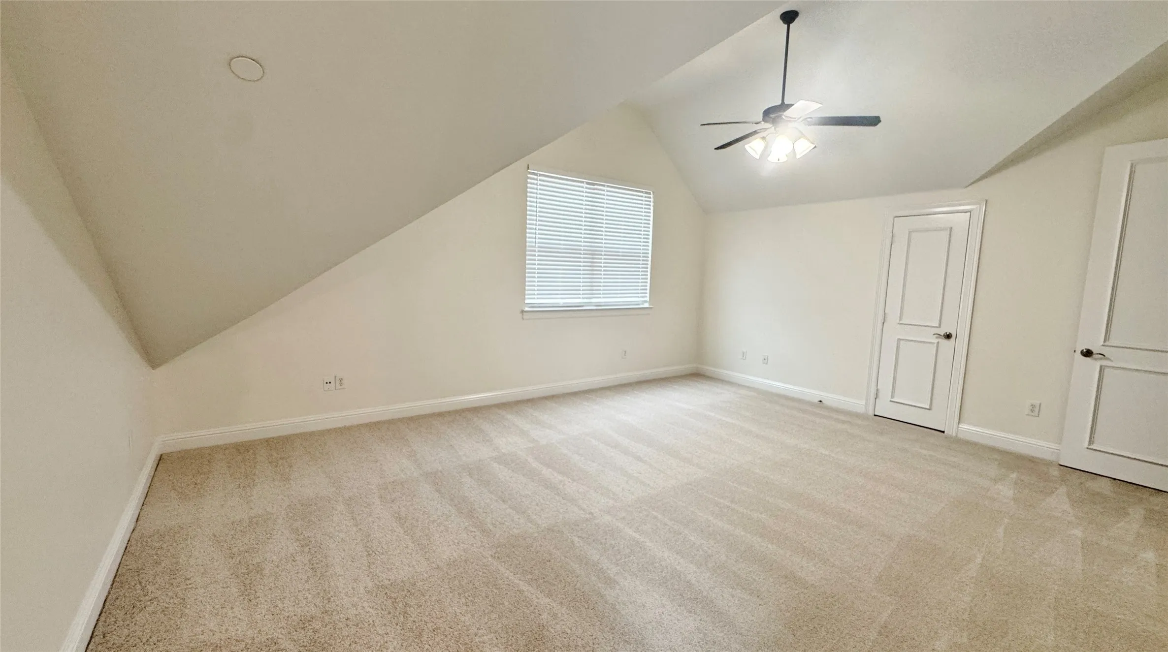 Townhouse For Rent in Dallas County , 4148 Grassmere Lane 4A, University Park, Texas 75205, 4 Bedroom, 4 Bathroom, 2 Garage spaces, 2,124 Sqft, built in 2007, mls#21381011, Real Estate Agent in University Park, Homes For Rent in Dallas county, Homes For Rent in University Park, Realtor in University Park Texas, Real Estate Brokerage Independent Realty Texas, Luminita Cordes Realtor