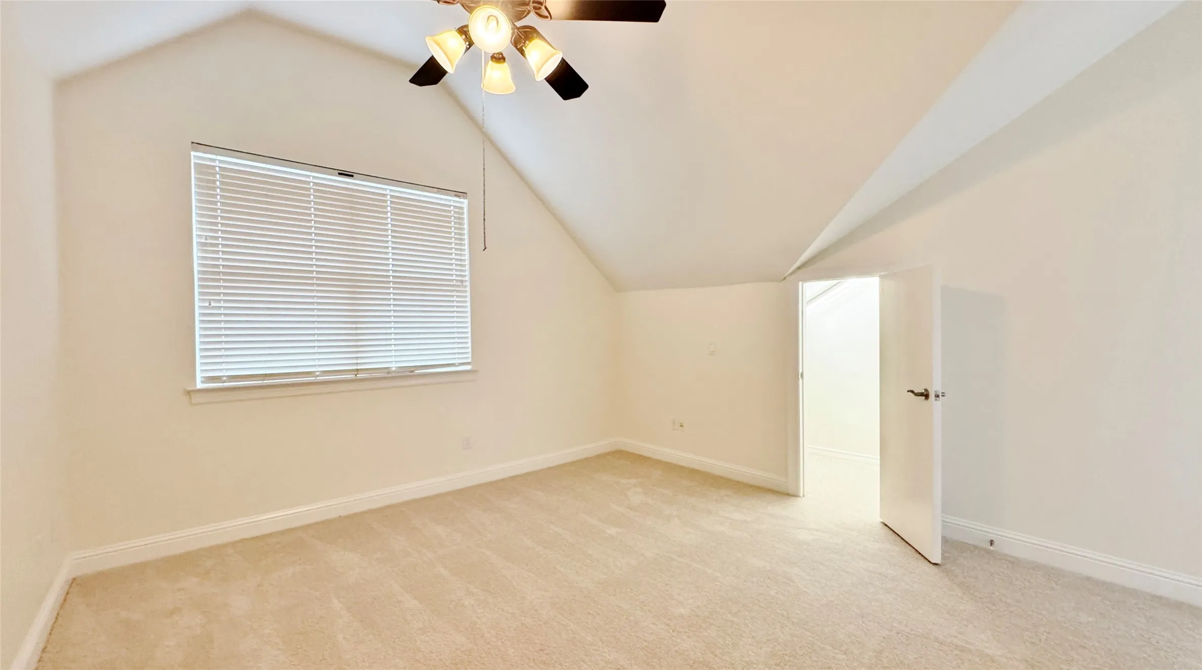 Townhouse For Rent in Dallas County , 4148 Grassmere Lane 4A, University Park, Texas 75205, 4 Bedroom, 4 Bathroom, 2 Garage spaces, 2,124 Sqft, built in 2007, mls#21381011, Real Estate Agent in University Park, Homes For Rent in Dallas county, Homes For Rent in University Park, Realtor in University Park Texas, Real Estate Brokerage Independent Realty Texas, Luminita Cordes Realtor