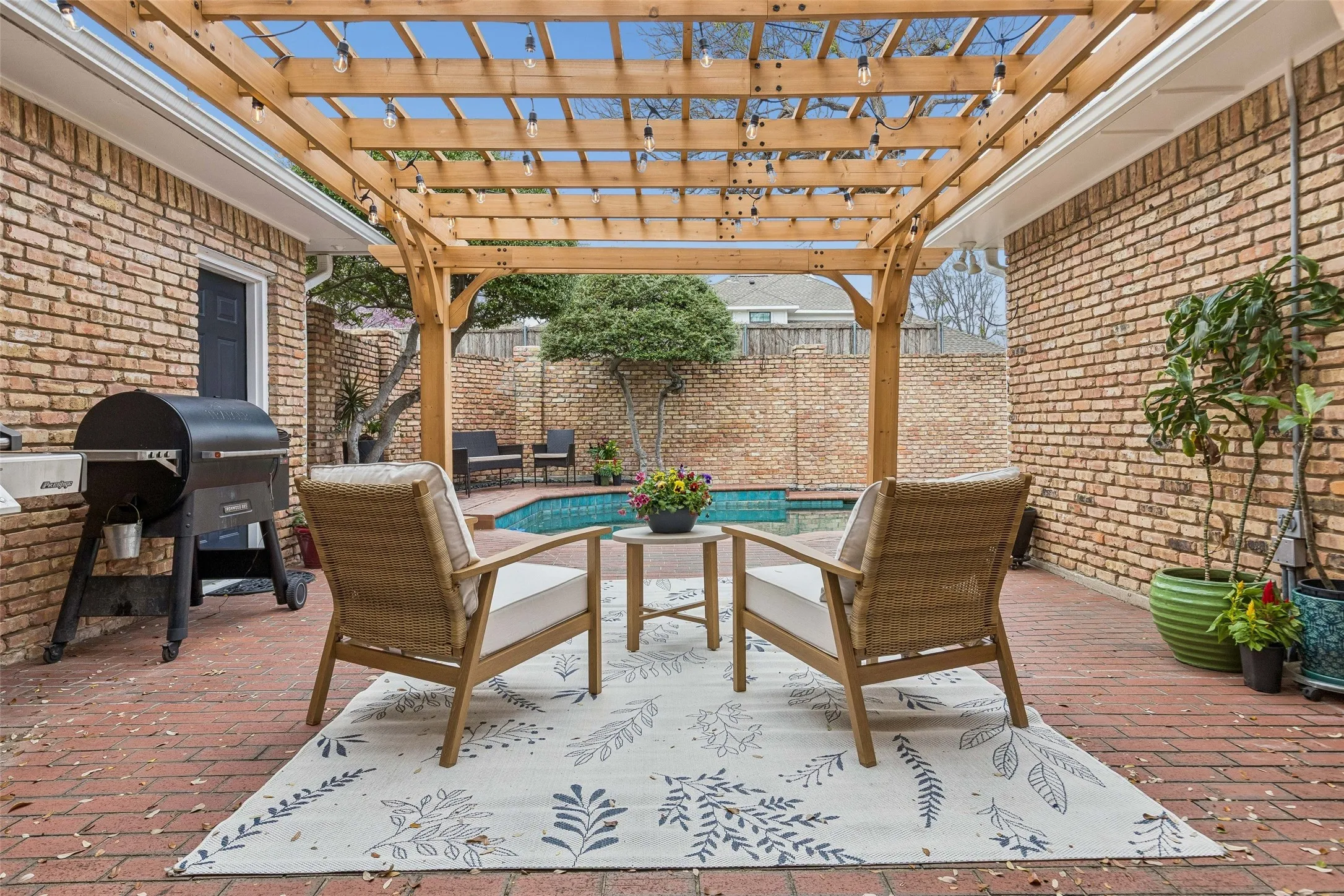 Single Family Residence For Sale in Dallas County , 9631 Hilldale Drive, Dallas, Texas 75231, 5 Bedroom, 7 Bathroom, 3 Garage spaces, 5,586 Sqft, built in 1979, mls#21380614, Real Estate Agent in Dallas, Homes For Sale in Dallas county, Homes For Sale in Dallas, Realtor in Dallas Texas, Real Estate Brokerage Independent Realty Texas, Luminita Cordes Realtor