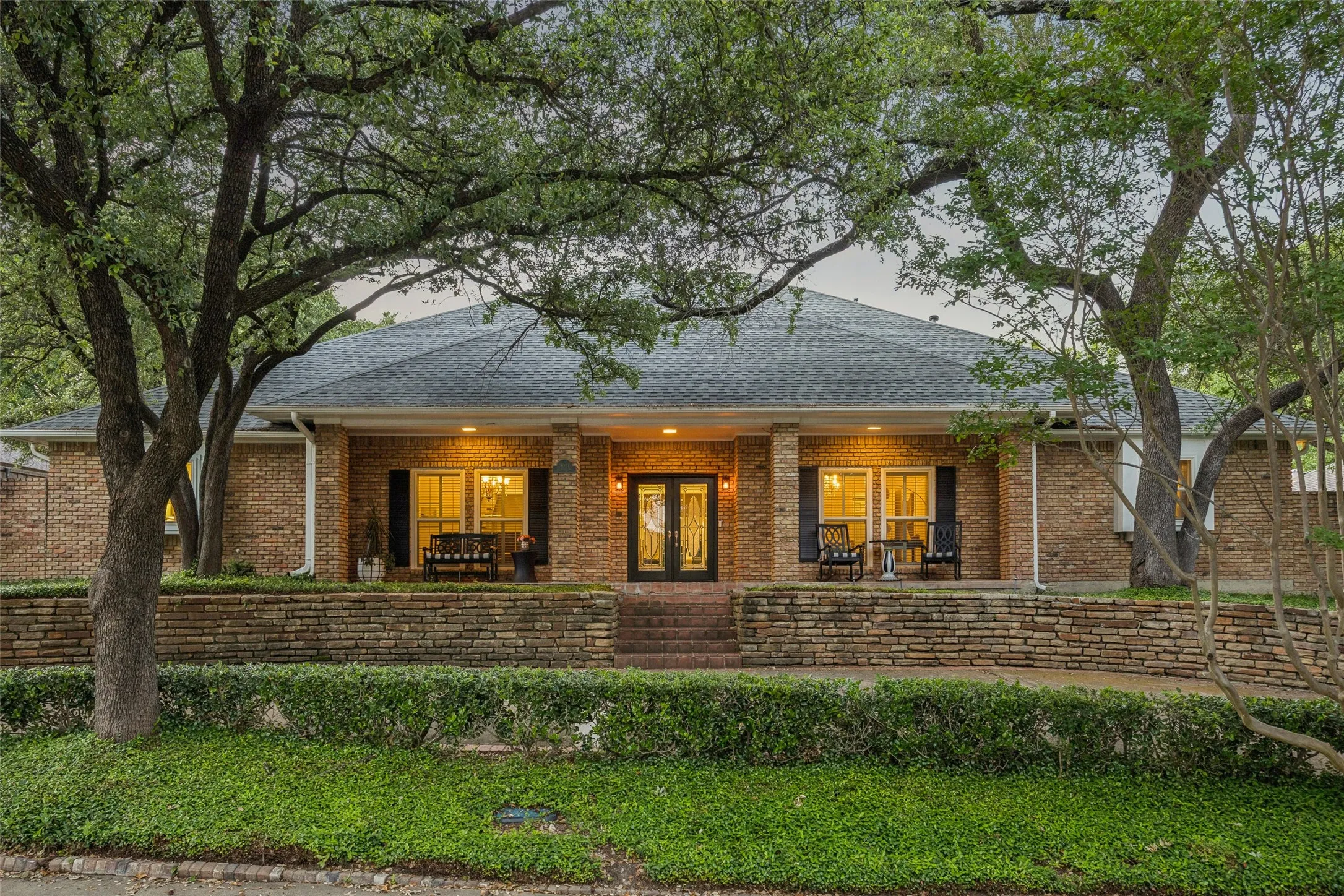 Single Family Residence For Sale in Dallas County , 9631 Hilldale Drive, Dallas, Texas 75231, 5 Bedroom, 7 Bathroom, 3 Garage spaces, 5,586 Sqft, built in 1979, mls#21380614, Real Estate Agent in Dallas, Homes For Sale in Dallas county, Homes For Sale in Dallas, Realtor in Dallas Texas, Real Estate Brokerage Independent Realty Texas, Luminita Cordes Realtor