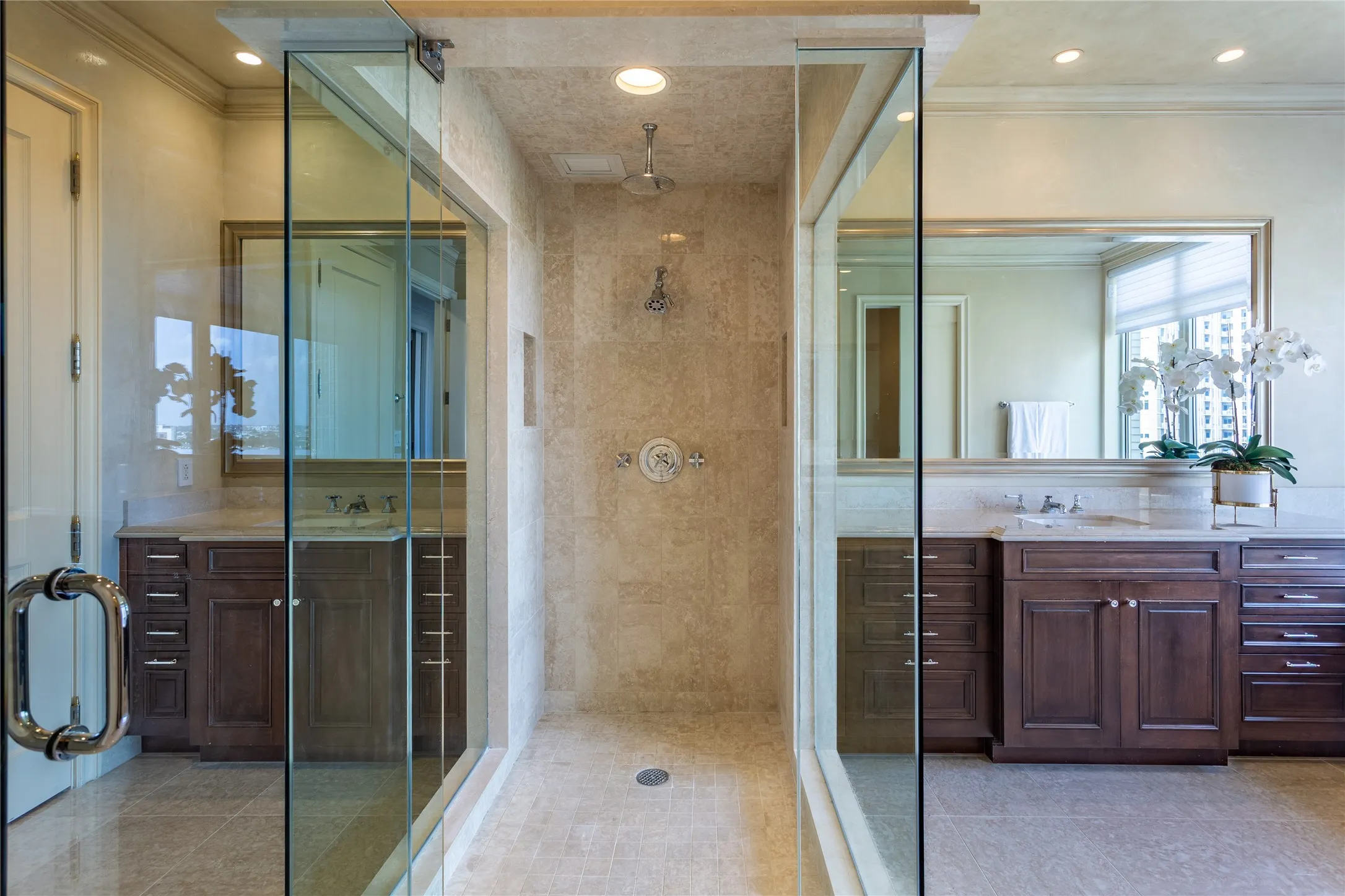 Oversized seamless shower with dual heads