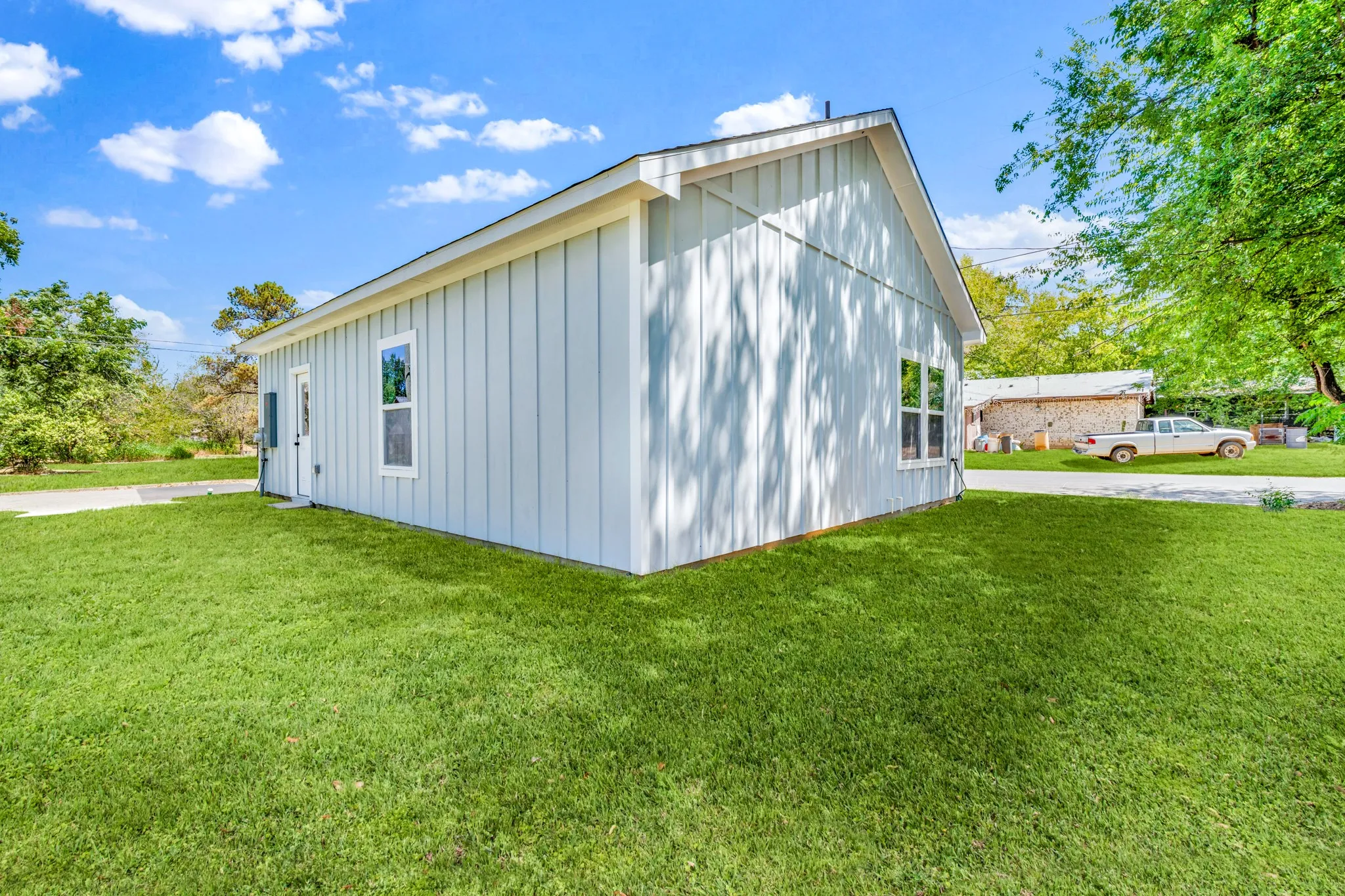 Single Family Residence For Sale in Hopkins County , 220 Calvert Street, Sulphur Springs, Texas 75482, 2 Bedroom, 2 Bathroom, Garage spaces, 862 Sqft, built in 2026, mls#21377690, Real Estate Agent in Sulphur Springs, Homes For Sale in Hopkins county, Homes For Sale in Sulphur Springs, Realtor in Sulphur Springs Texas, Real Estate Brokerage Independent Realty Texas, Luminita Cordes Realtor
