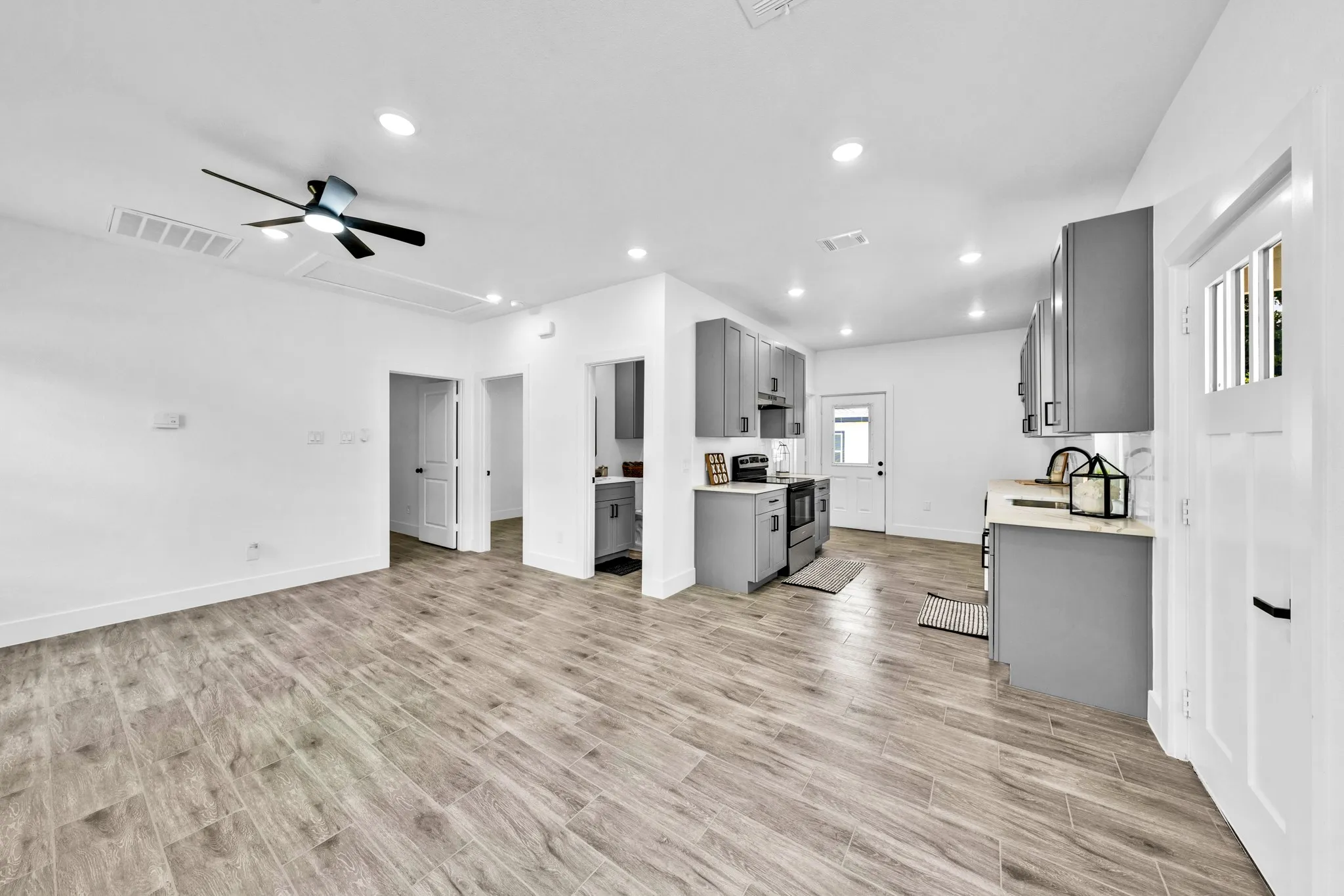 Single Family Residence For Sale in Hopkins County , 220 Calvert Street, Sulphur Springs, Texas 75482, 2 Bedroom, 2 Bathroom, Garage spaces, 862 Sqft, built in 2026, mls#21377690, Real Estate Agent in Sulphur Springs, Homes For Sale in Hopkins county, Homes For Sale in Sulphur Springs, Realtor in Sulphur Springs Texas, Real Estate Brokerage Independent Realty Texas, Luminita Cordes Realtor