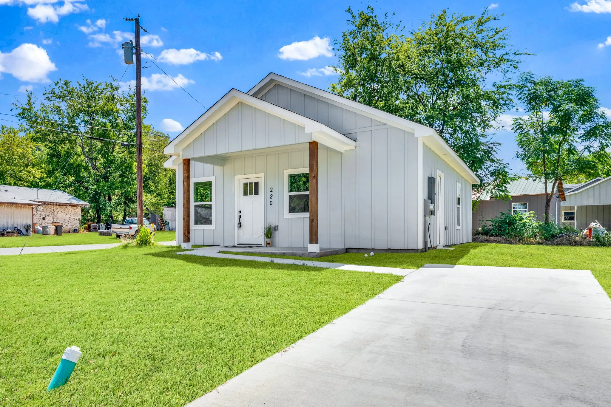Single Family Residence For Sale in Hopkins County , 220 Calvert Street, Sulphur Springs, Texas 75482, 2 Bedroom, 2 Bathroom, Garage spaces, 862 Sqft, built in 2026, mls#21377690, Real Estate Agent in Sulphur Springs, Homes For Sale in Hopkins county, Homes For Sale in Sulphur Springs, Realtor in Sulphur Springs Texas, Real Estate Brokerage Independent Realty Texas, Luminita Cordes Realtor